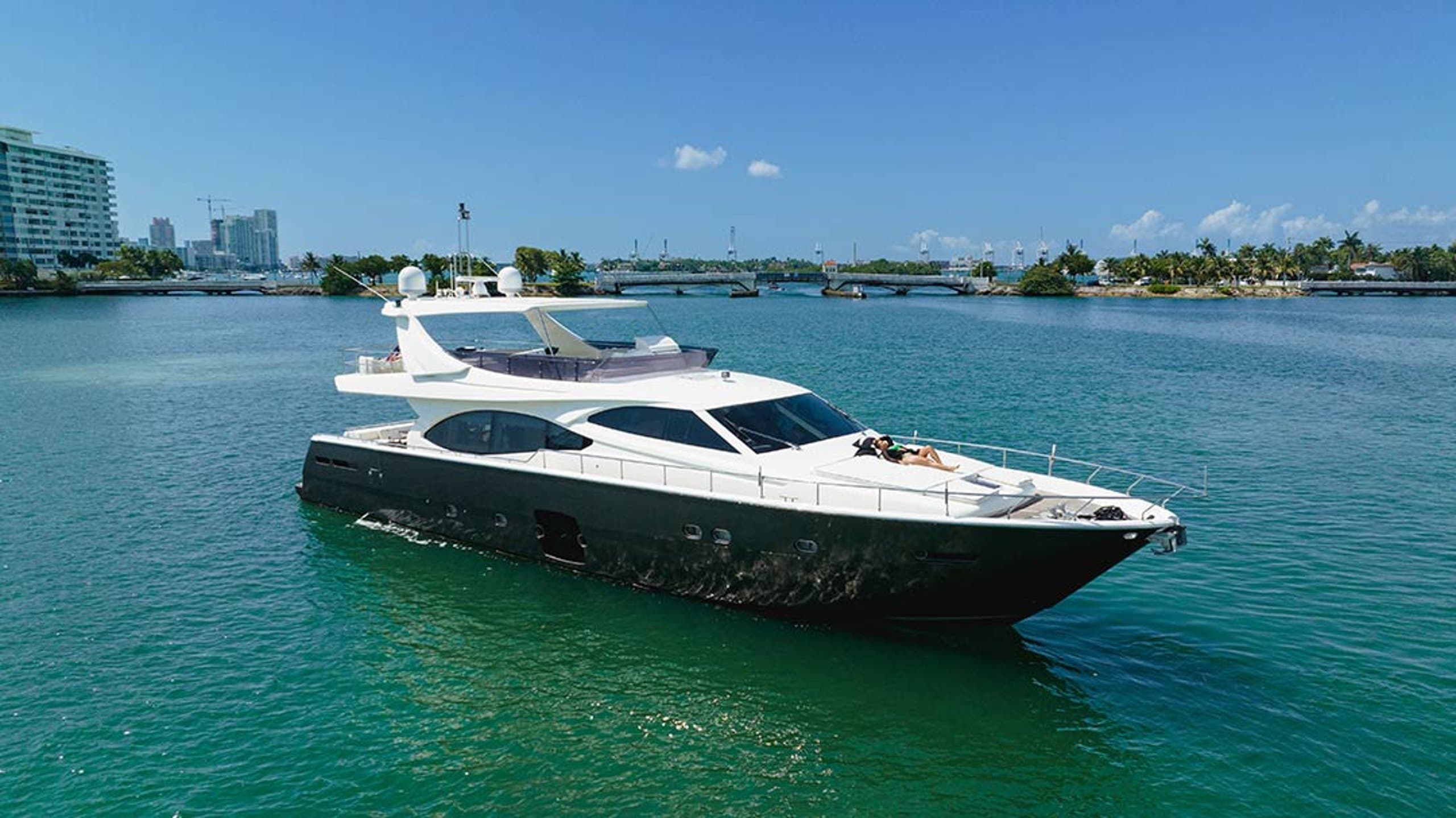 Motor yacht TWE11VE 23.77m
