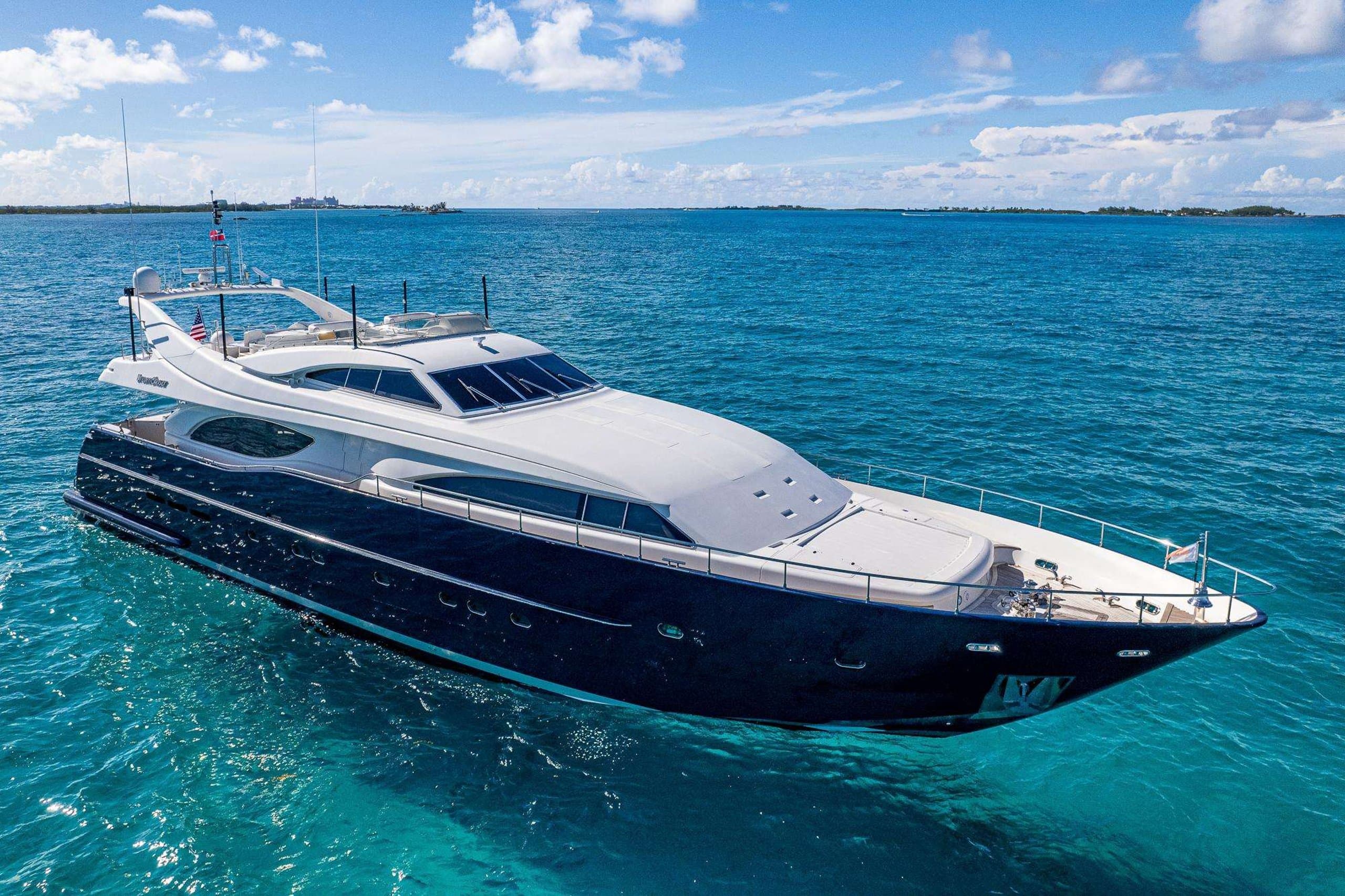 Motor yacht DREAM CHASER 28.65m