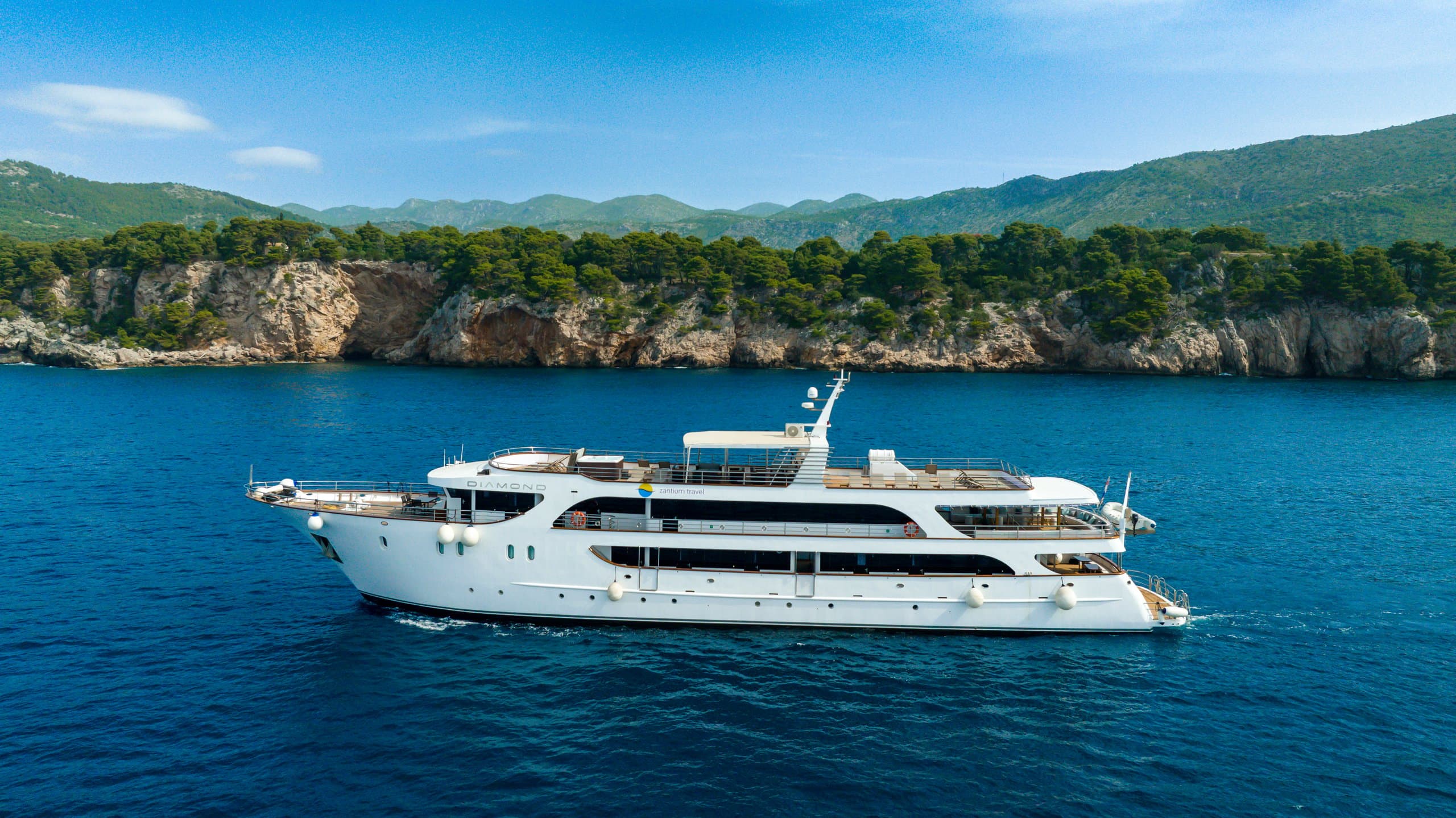 Motor yacht DIAMOND 50m