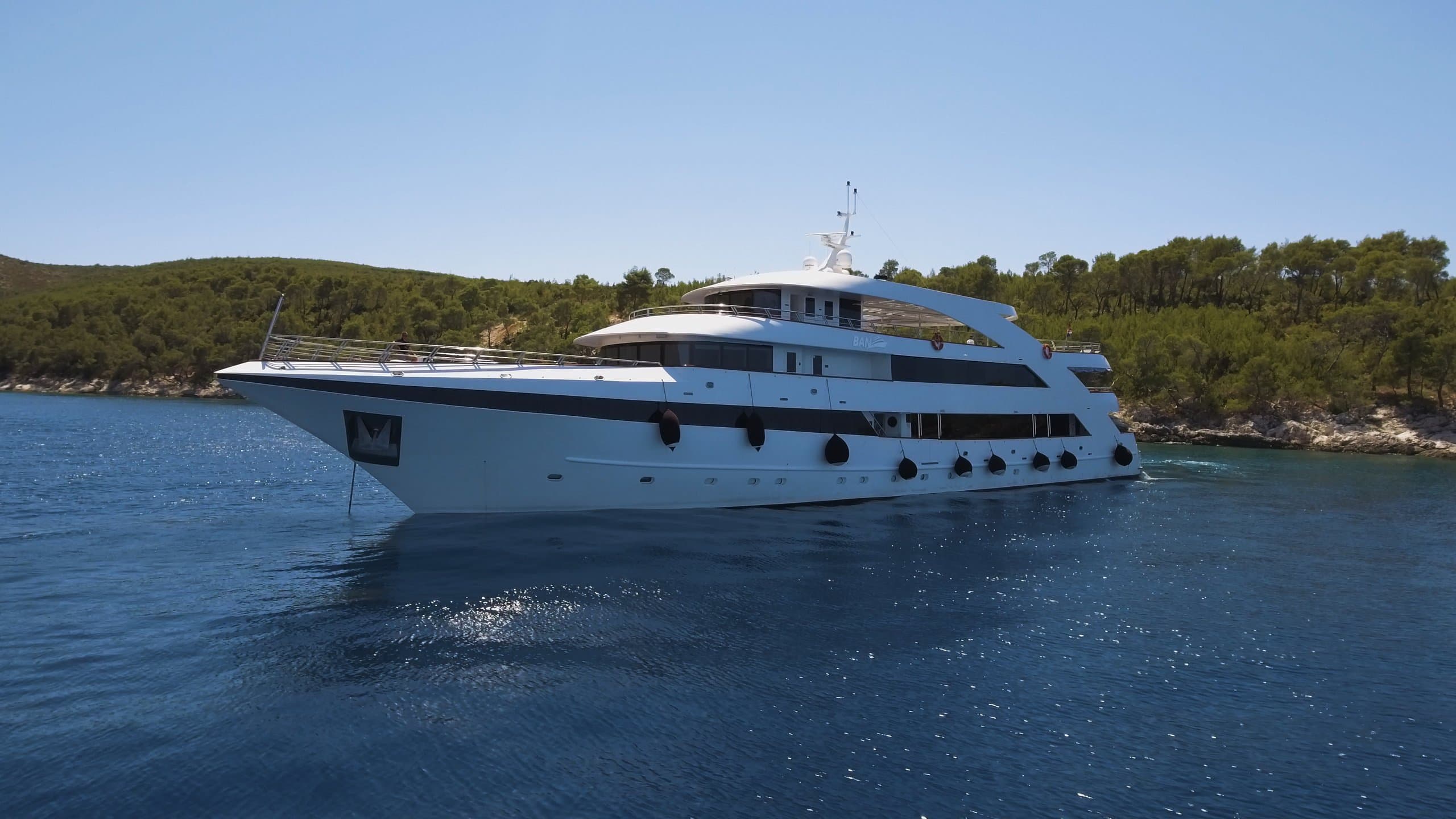 Motor yacht BAN 47.3m