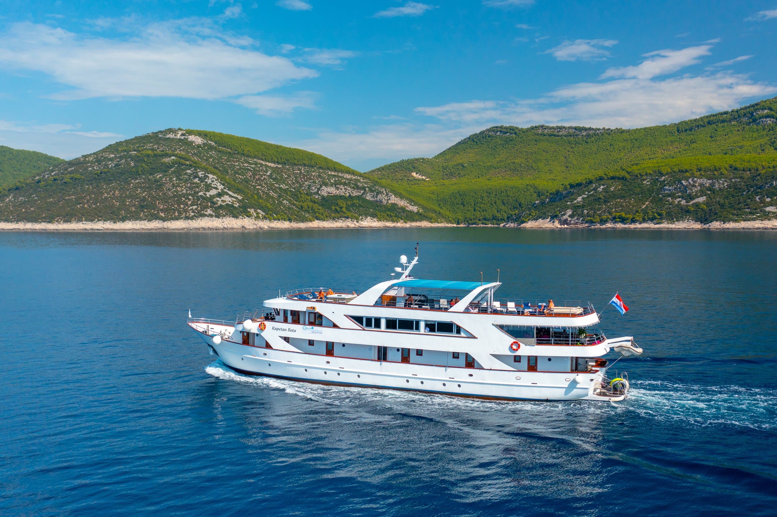 Motor yacht CAPTAIN BOTA 40.6m