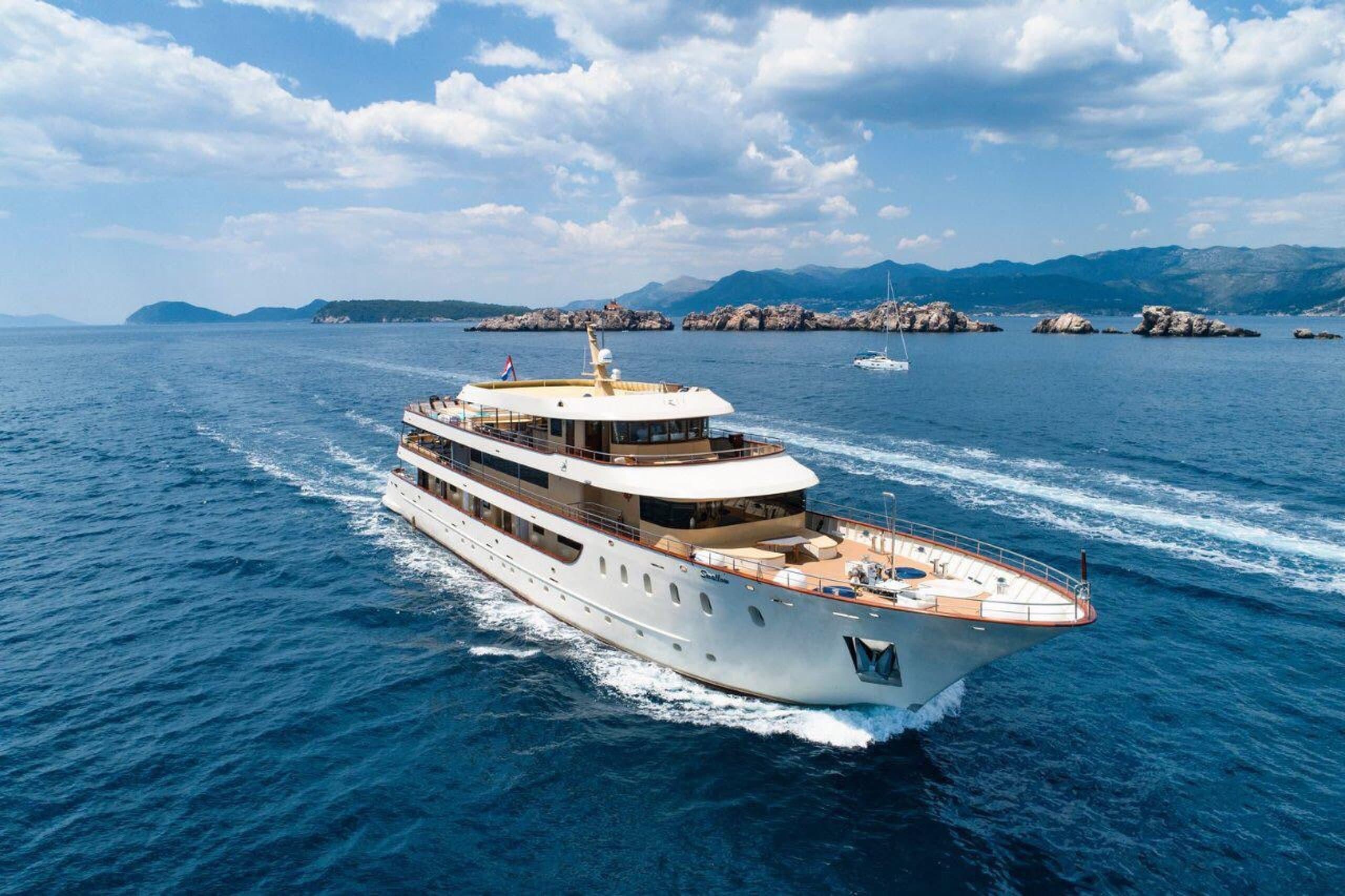 Motor yacht SWALLOW 49m by Iskra Shipyard