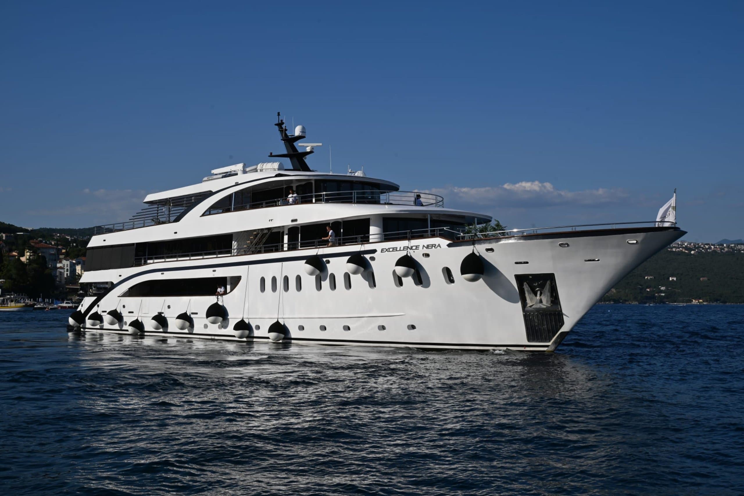 Motor yacht NERA 48m by Lastavica New