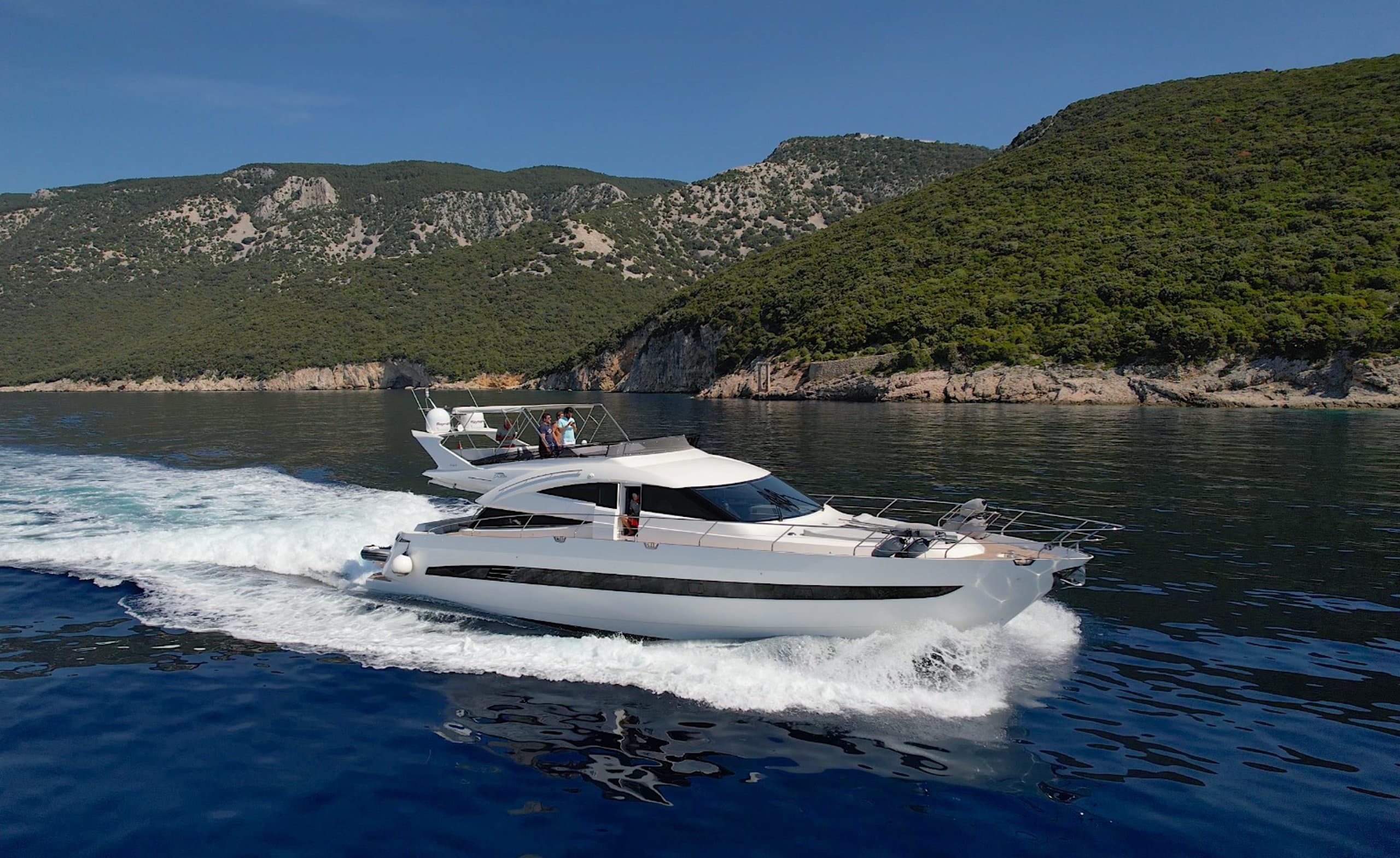 Motor Yacht BELLA ZIO available for charter
