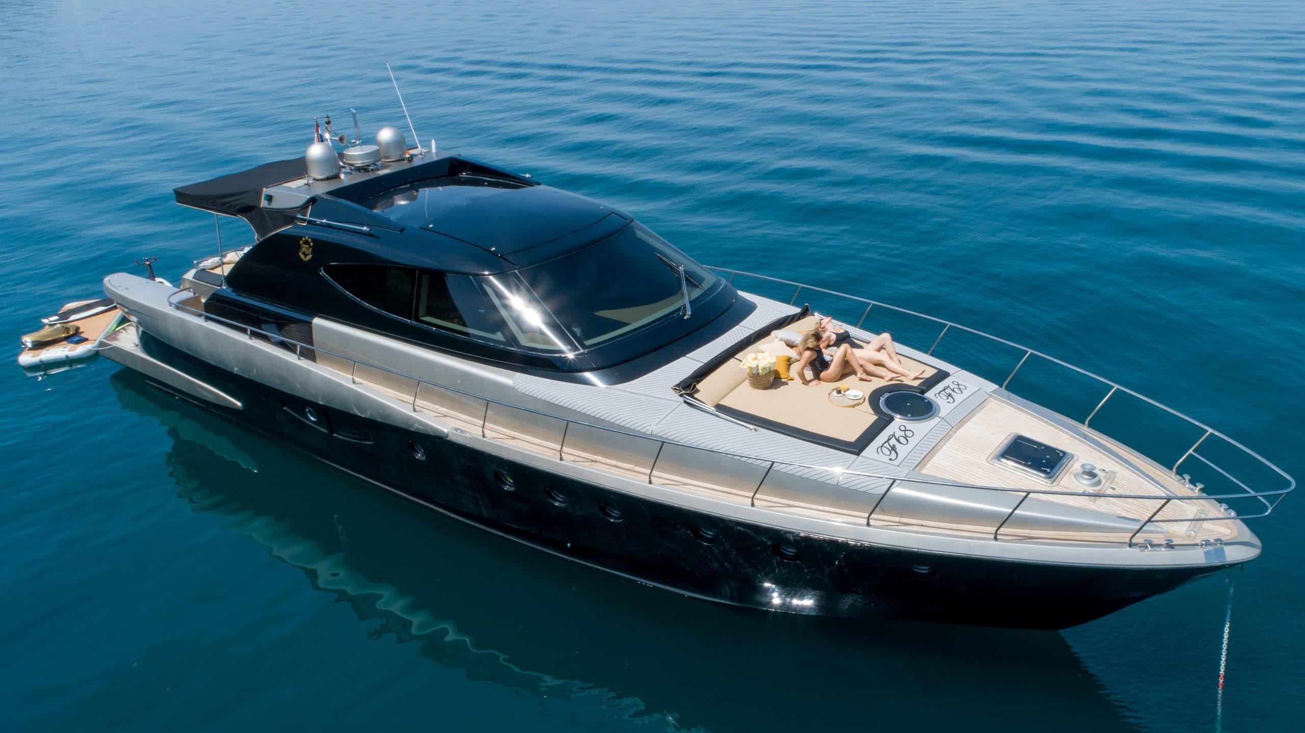 Motor yacht F72 21.95m