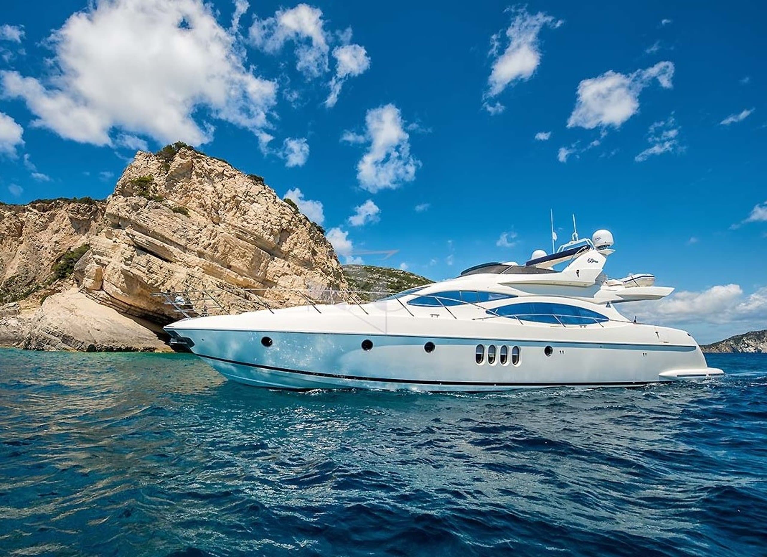 Motor yacht BLUE MED 20.8m