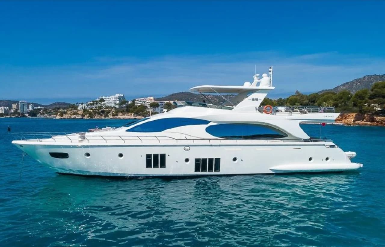 Yacht LA FENICE 26.8m by Azimut