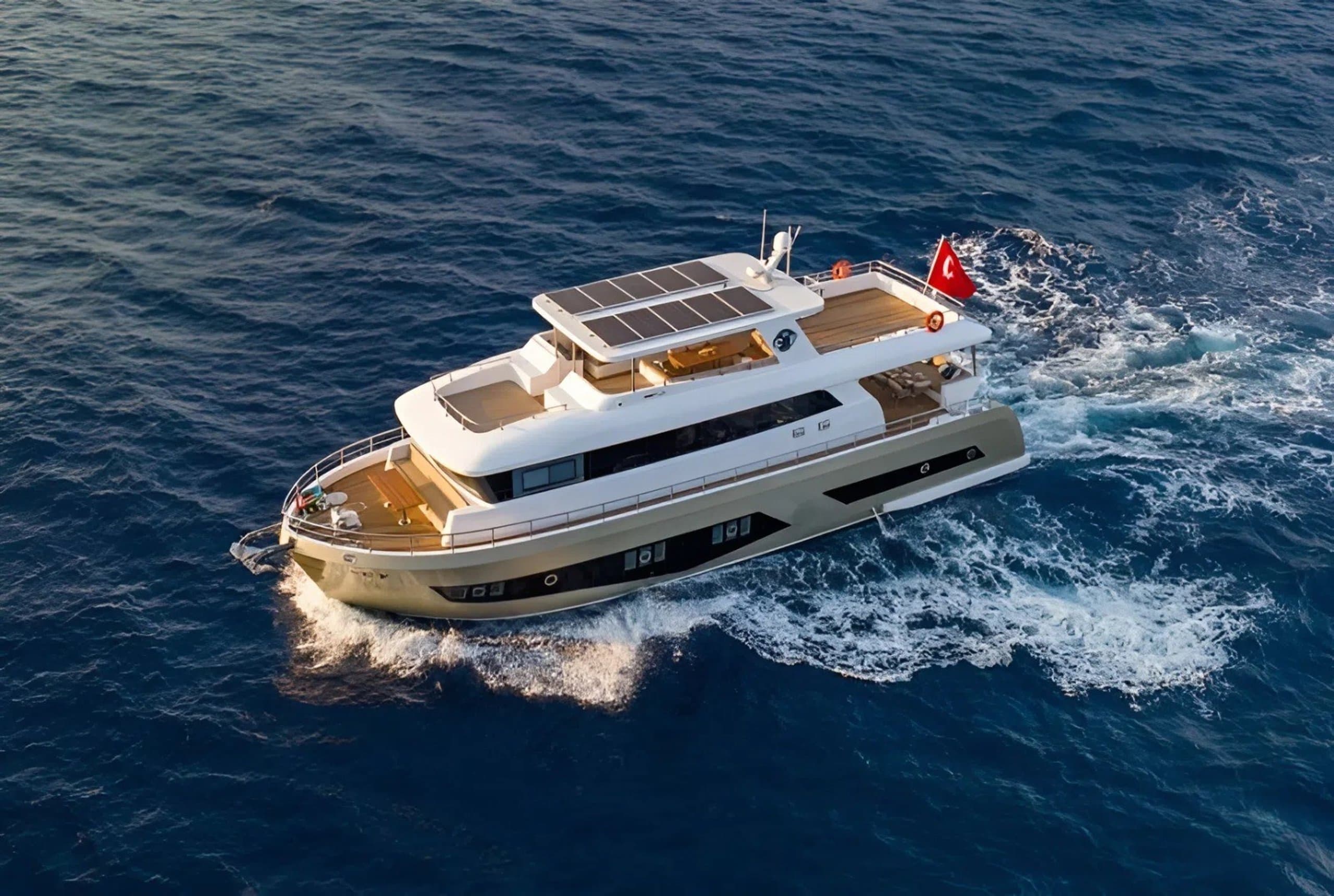 Motor yacht BY C.F 24m by Custom