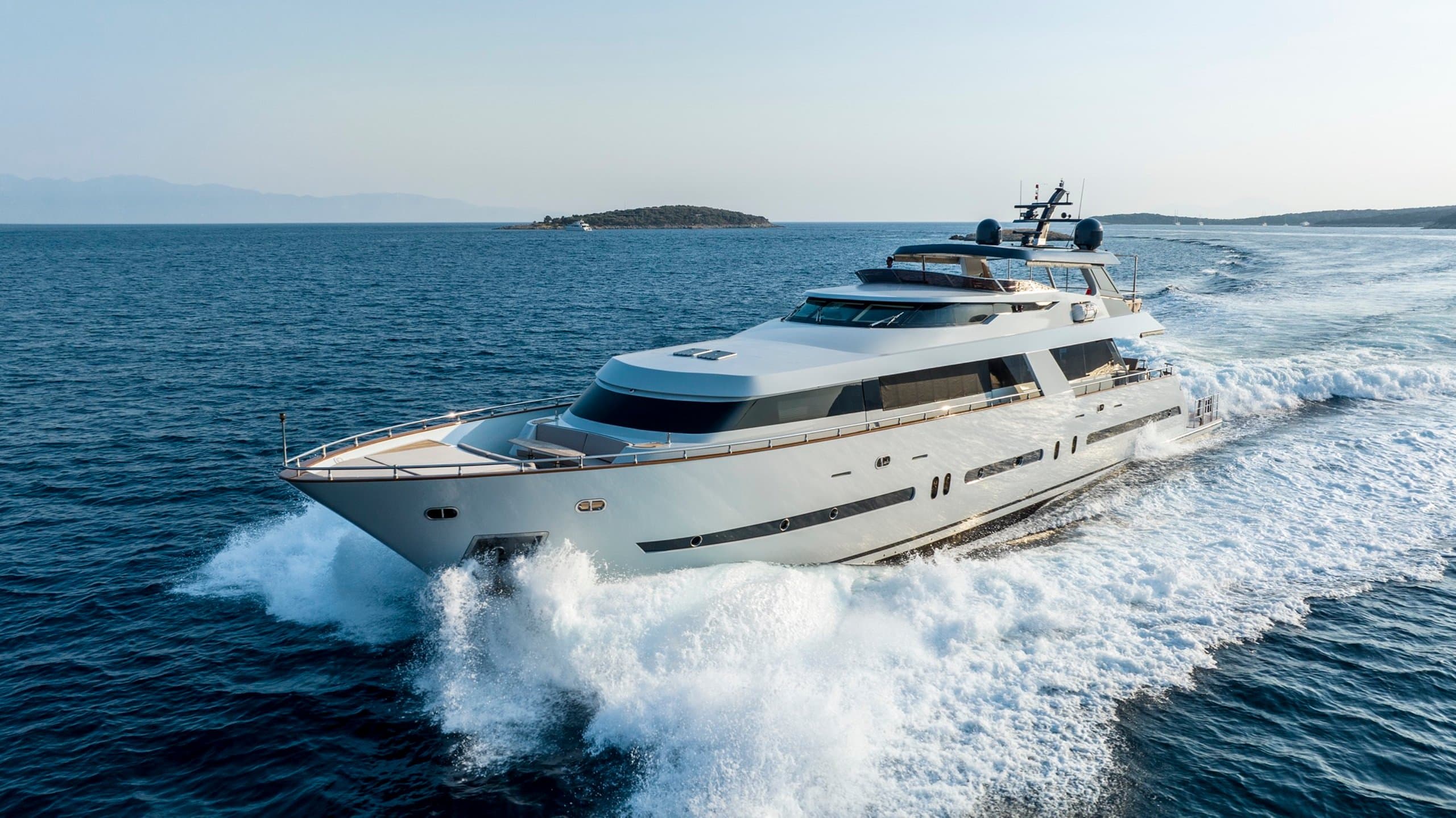 Motor yacht GO 35m