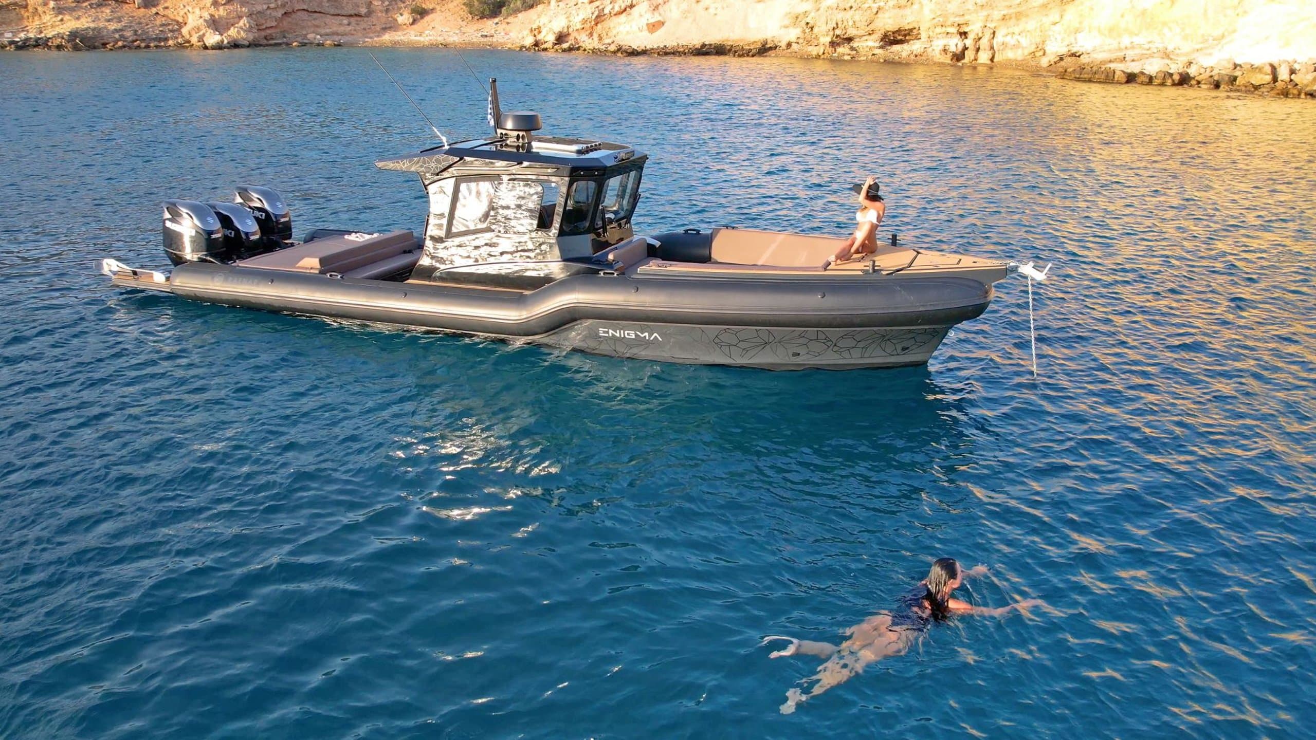 Motor yacht ENIGMA 12m