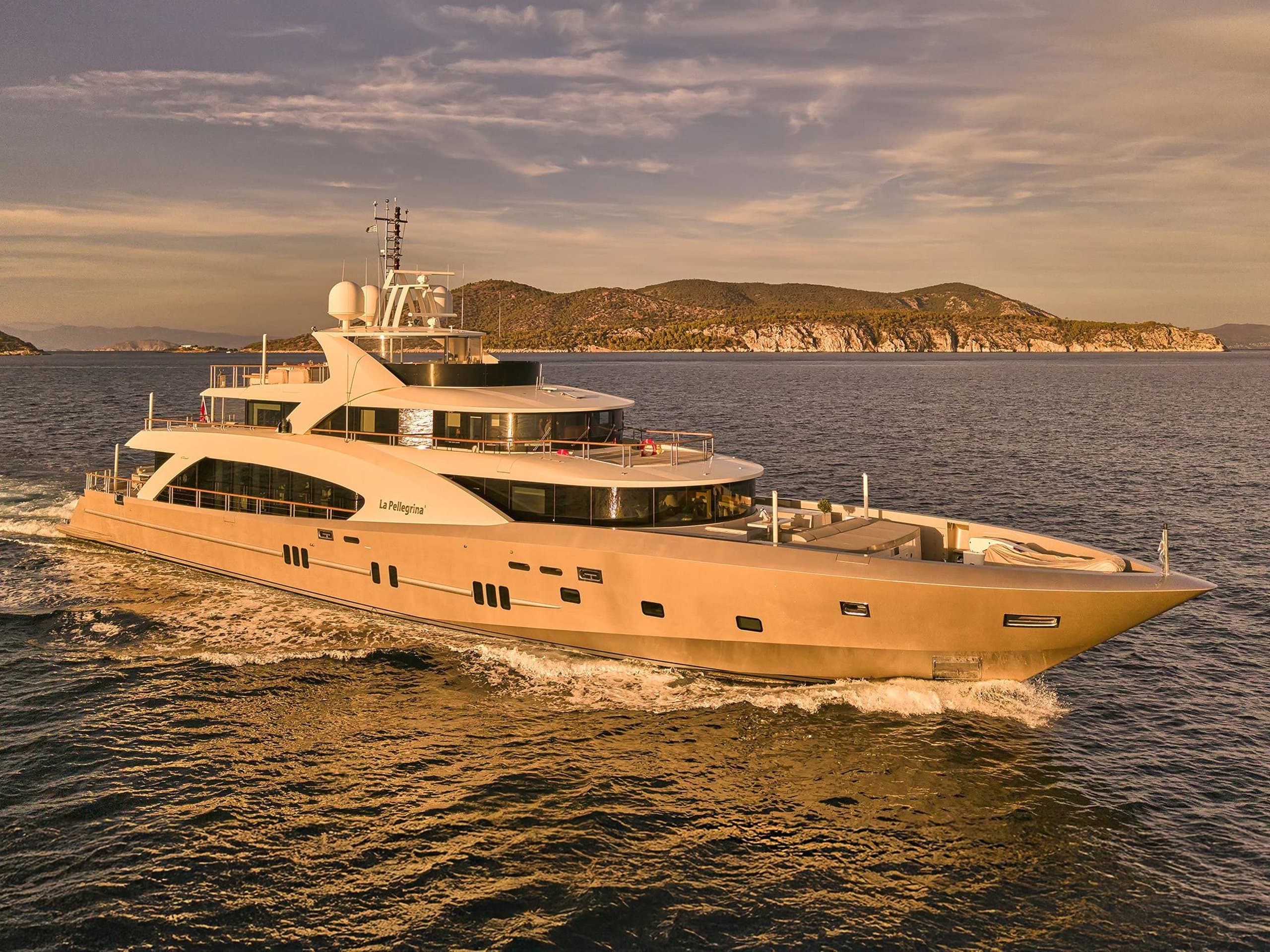 Motor Yacht LA PELLEGRINA 1 available for charter