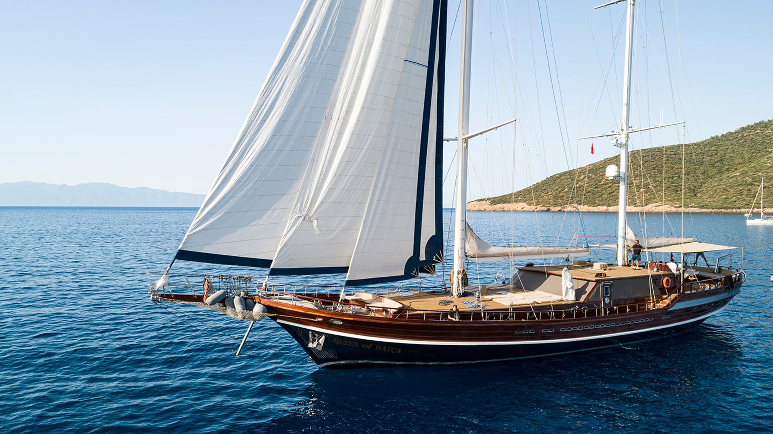 Motor yacht QUEEN OF DATCA 36m by Custom Made