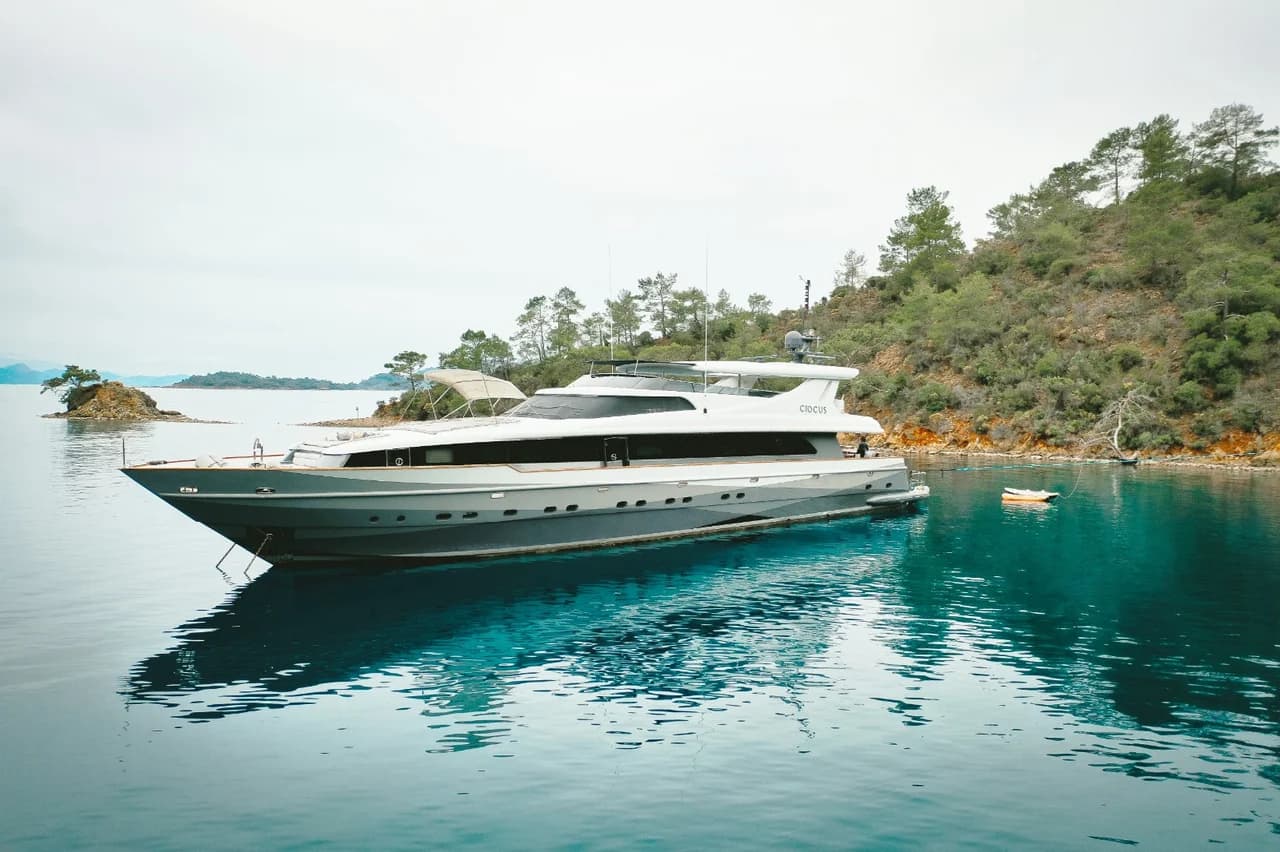 Yacht CROCUS 42m by Custom Made