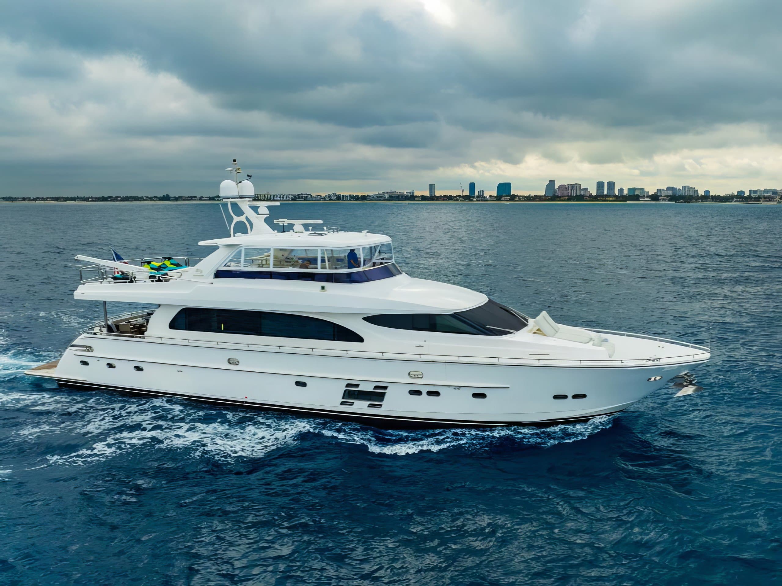 Motor Yacht PILOT LOUNGE available for charter