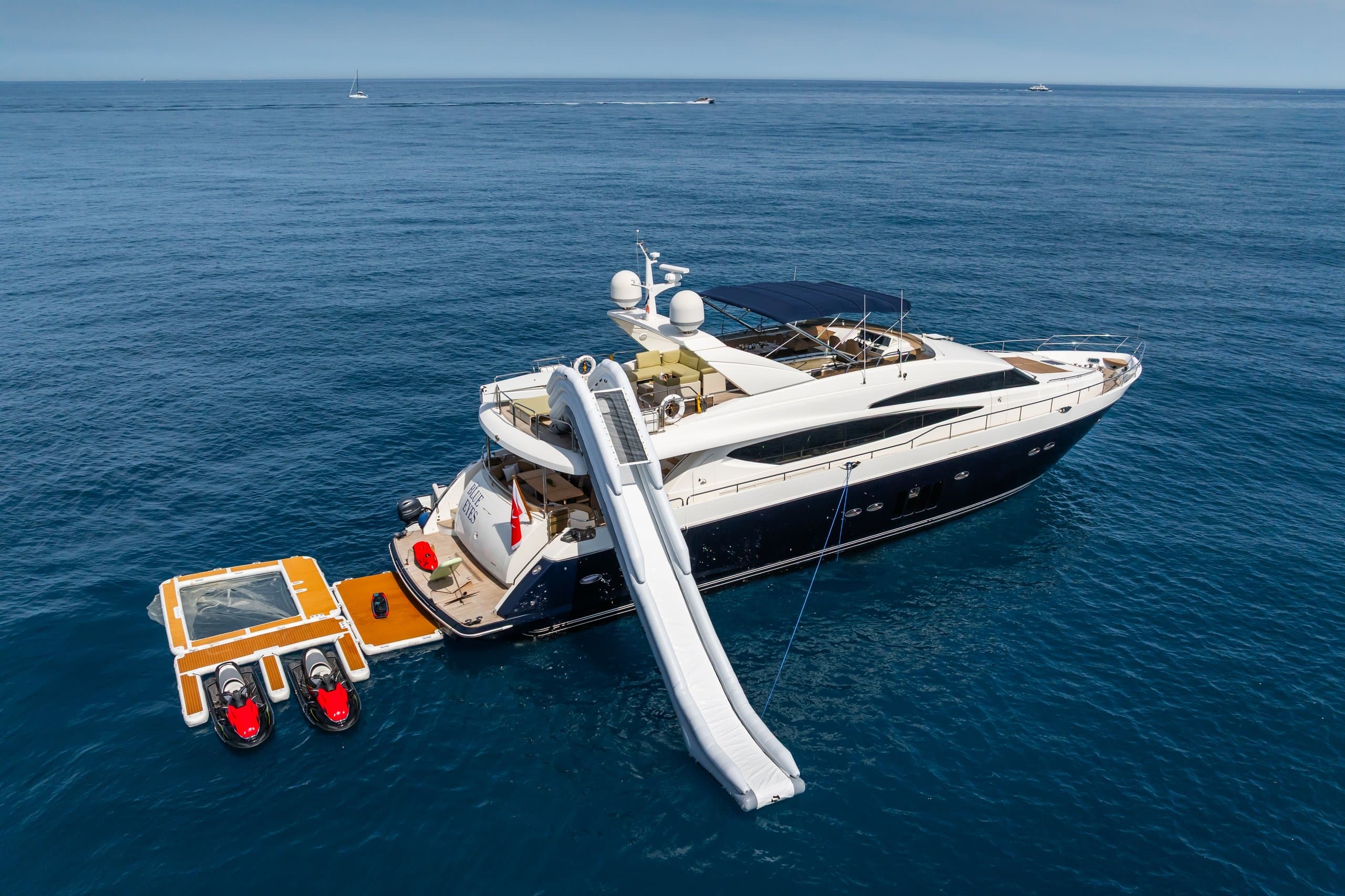 Motor yacht BLUE EYES 29.42m