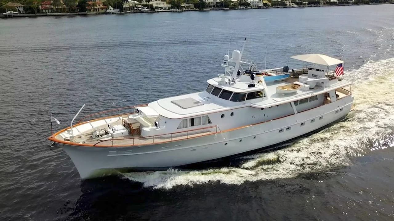 Motor yacht SOVEREIGN 30.5m