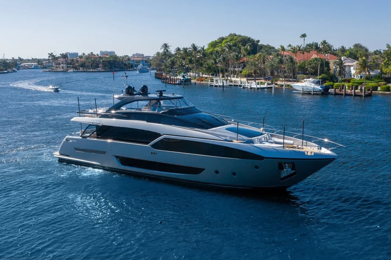 Motor yacht BEYOND BEYOND 28.5m