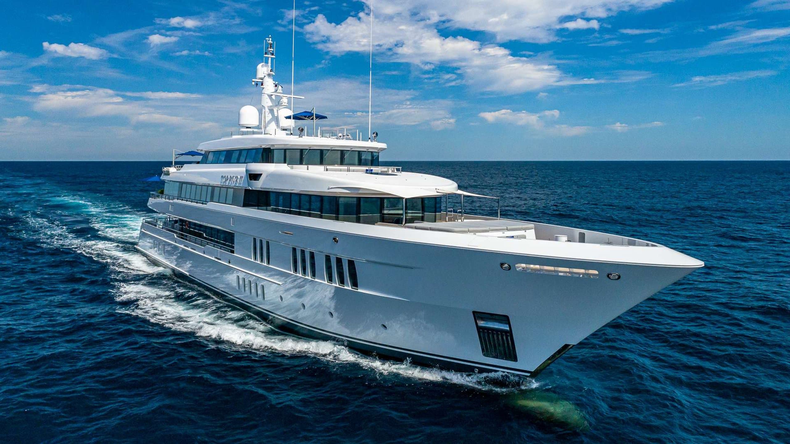 Motor yacht TOP FIVE II 61m by Hakvoort