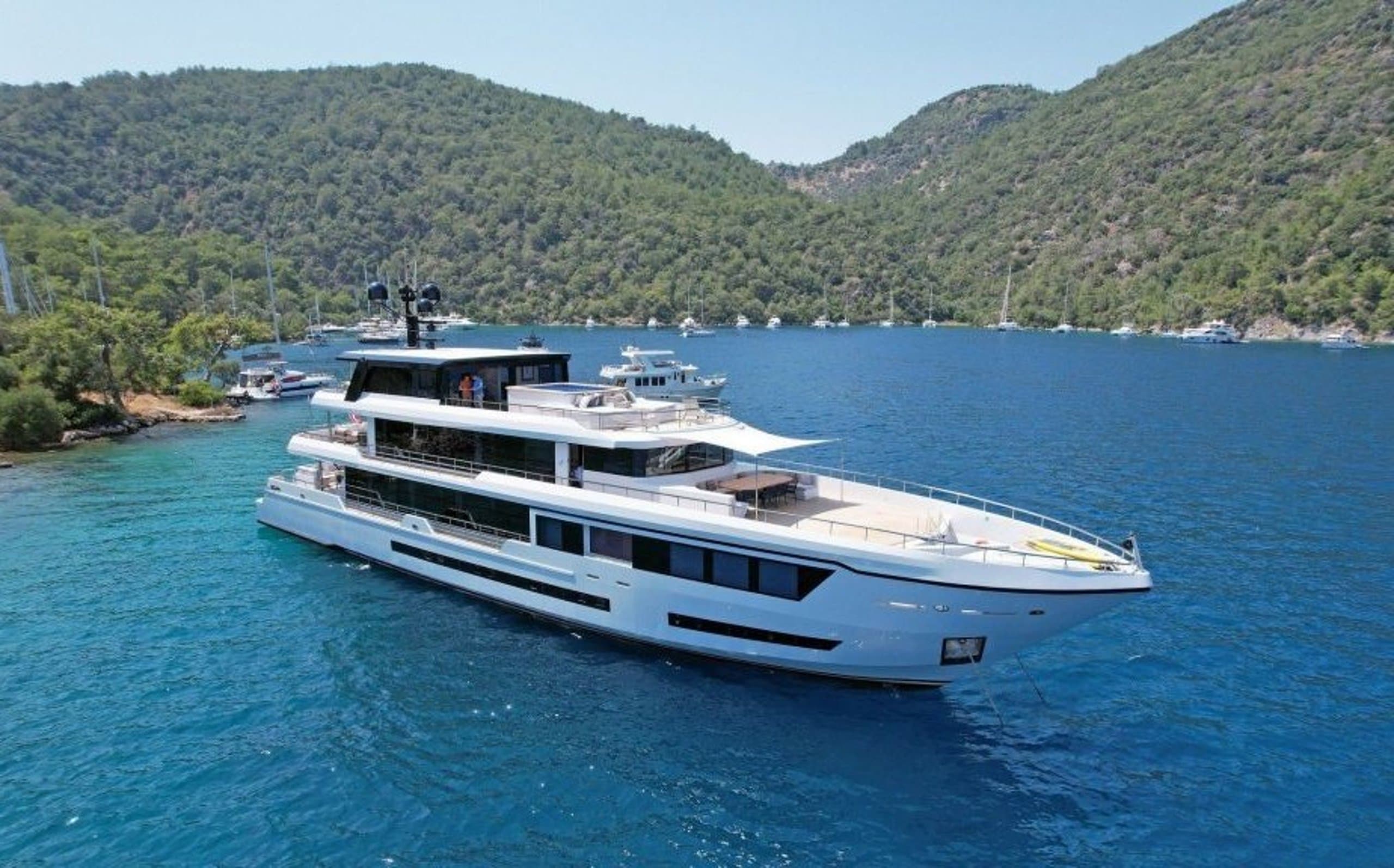 Motor yacht OCEAN BREEZE 46m