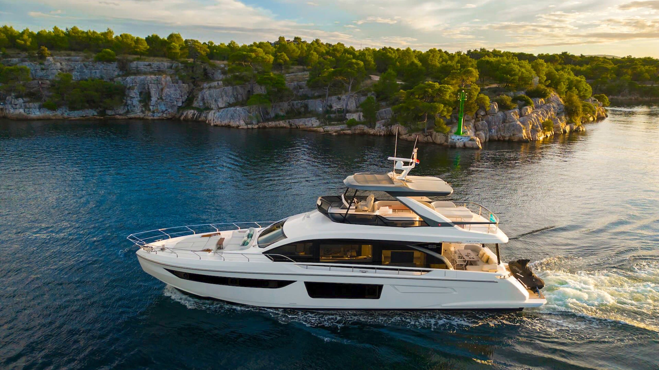 Motor yacht DONNA 20.25m by Azimut Yachts