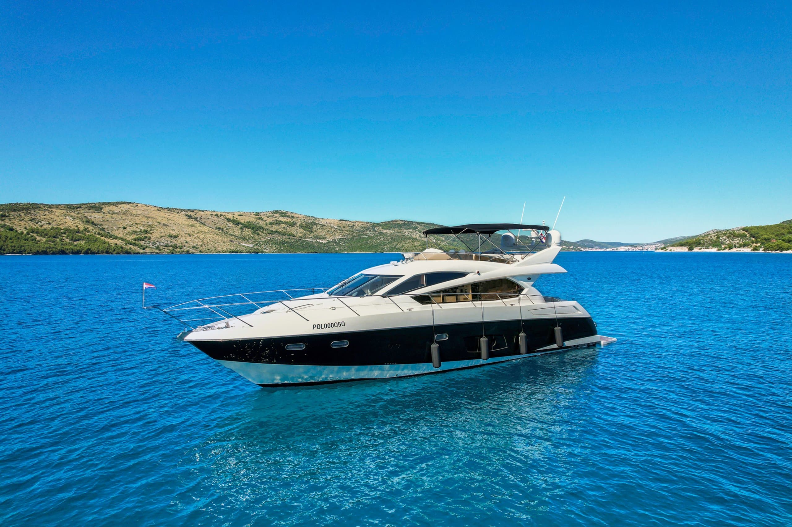 Motor yacht 2 DRUNK 21.07m