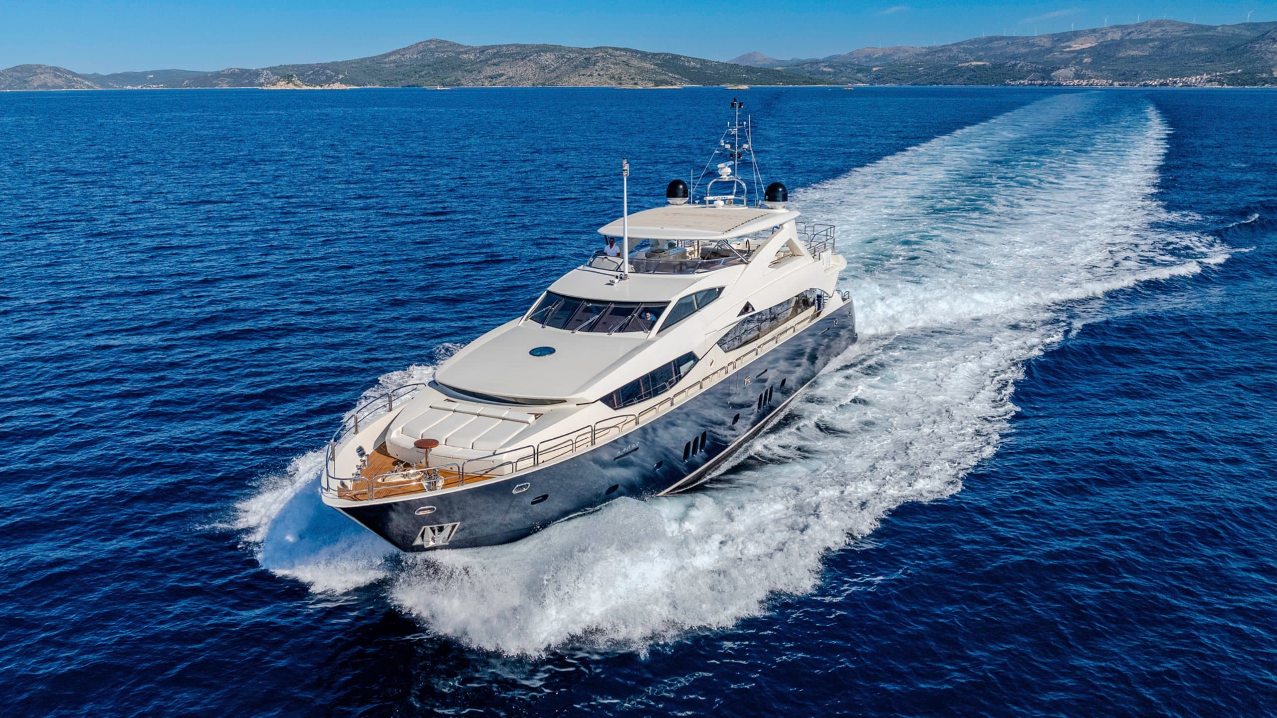 Motor yacht ARAGO 33.91m by Sunseeker