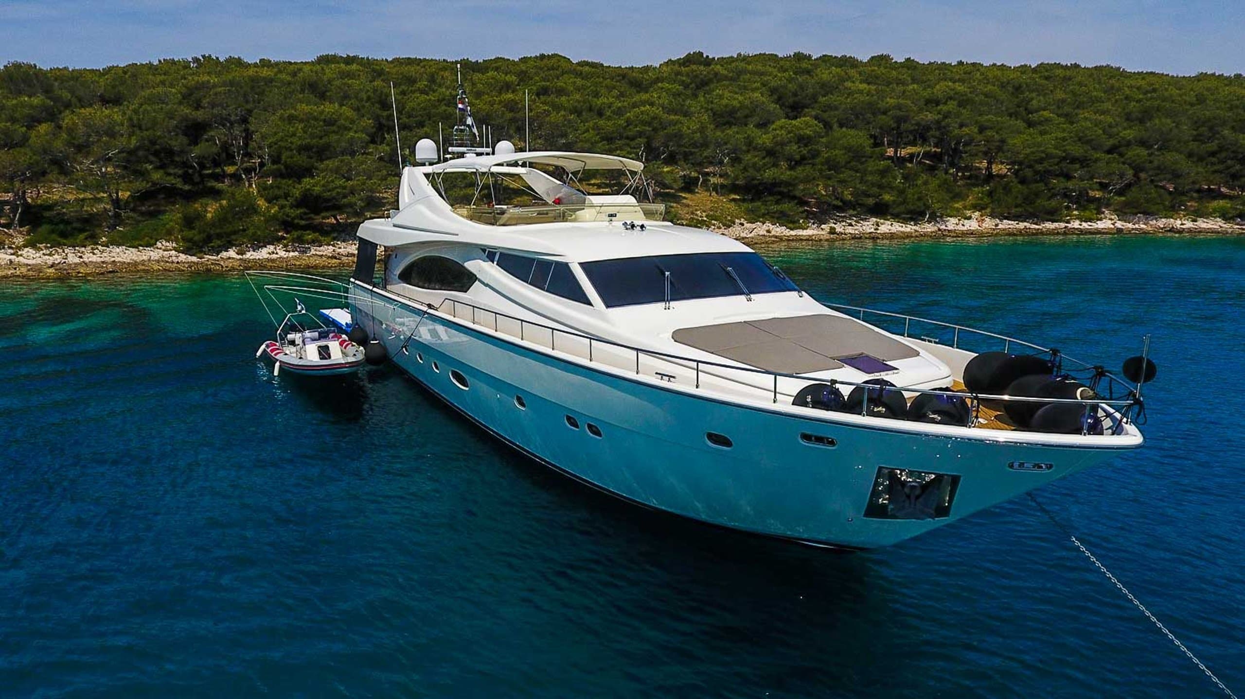 Motor yacht MISS KATARIINA 27.03m by Ferretti