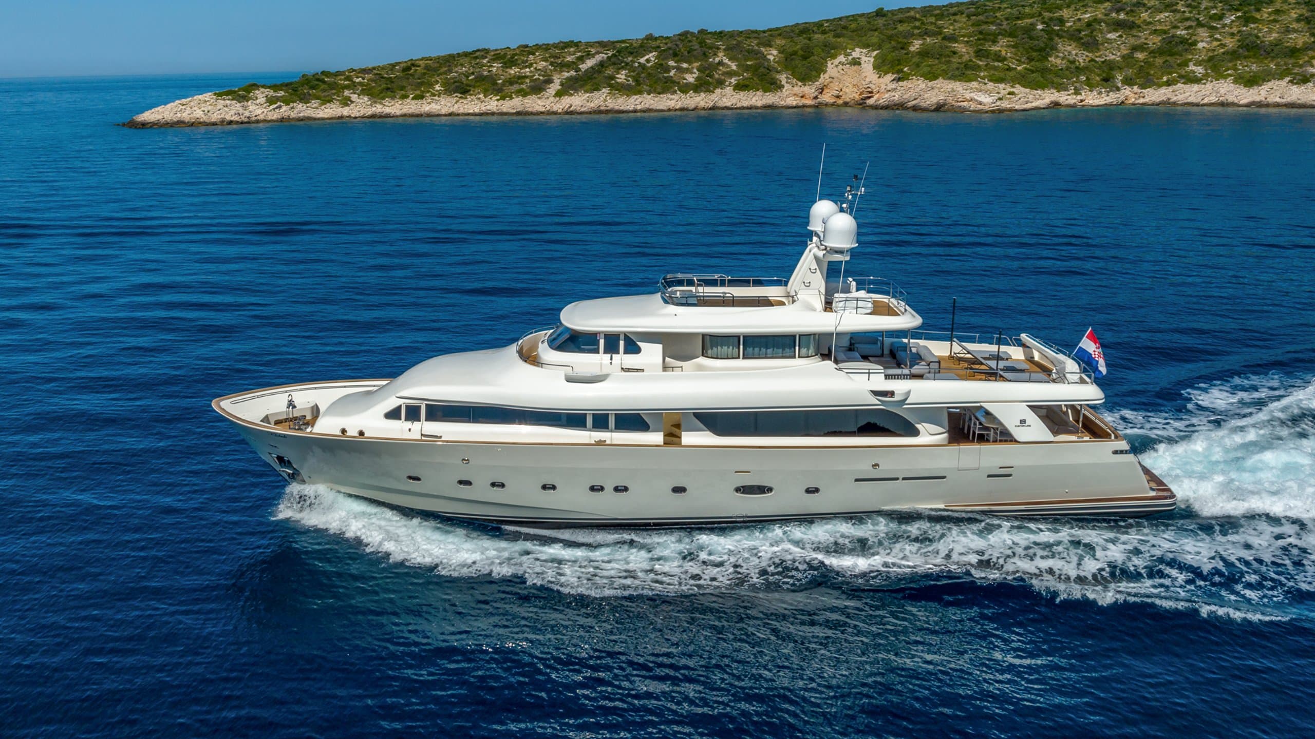 Motor yacht KLOBUK 30.95m