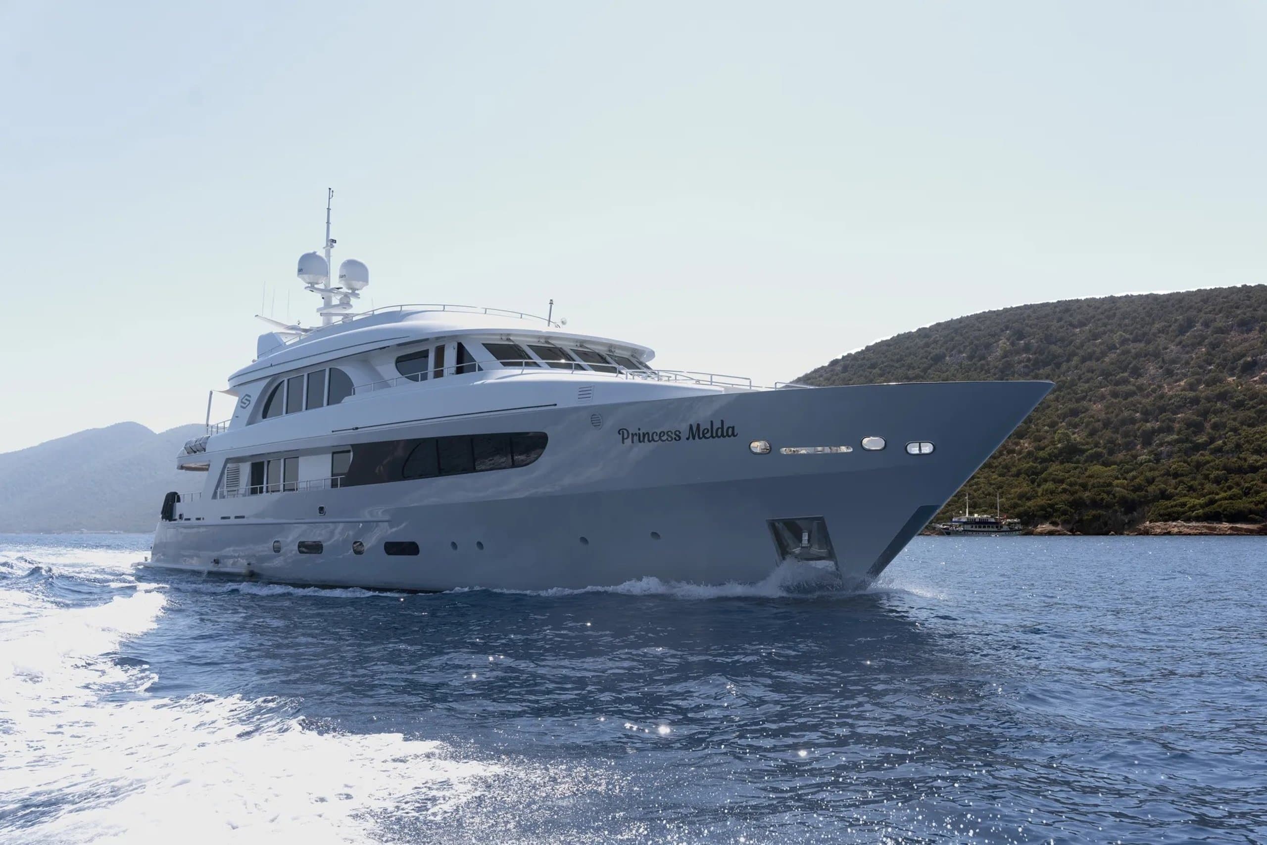 Motor yacht PRINCESS MELDA 43m
