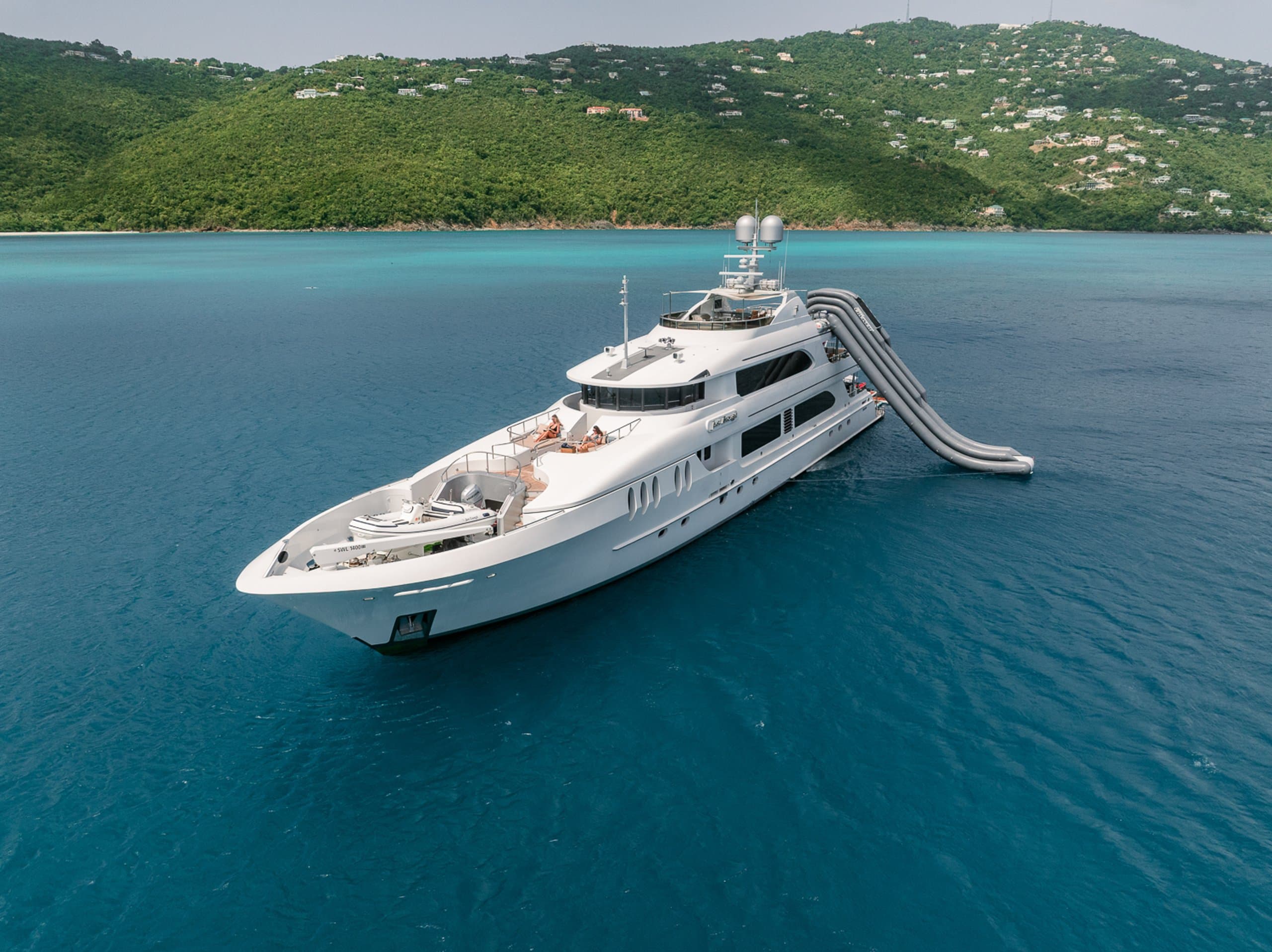 Motor yacht JUST ENOUGH 42.98m