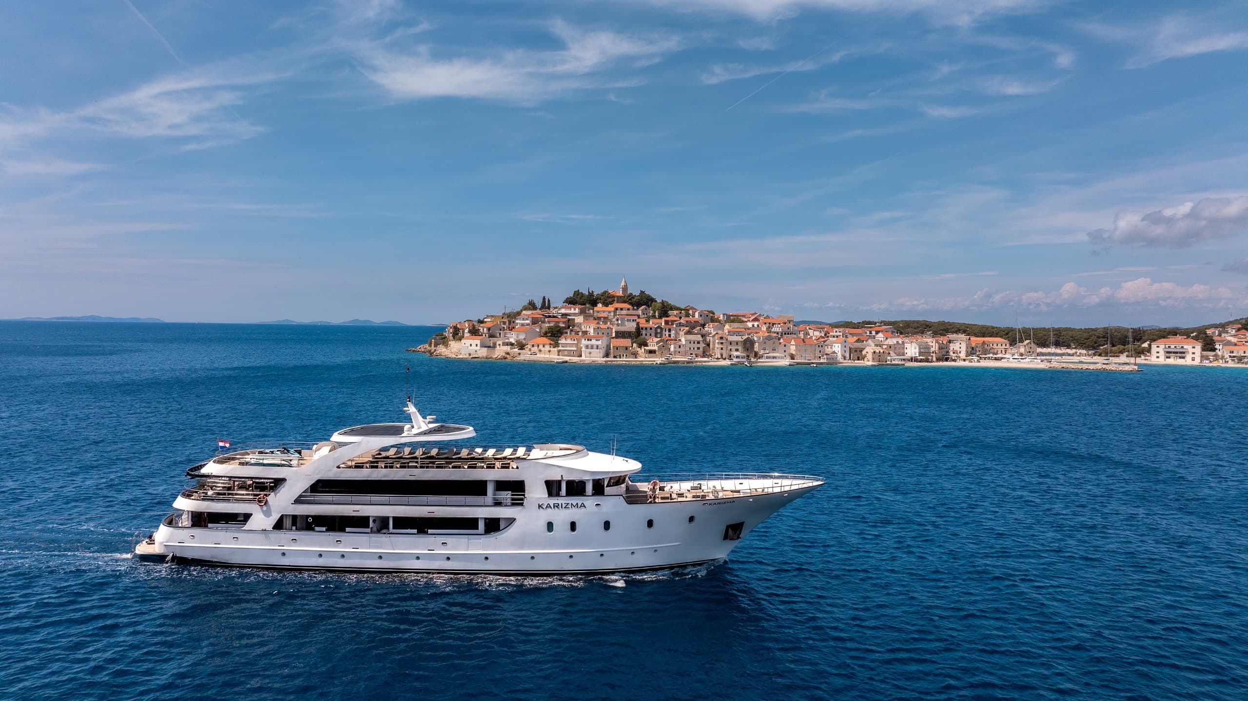 Motor yacht KARIZMA 48m