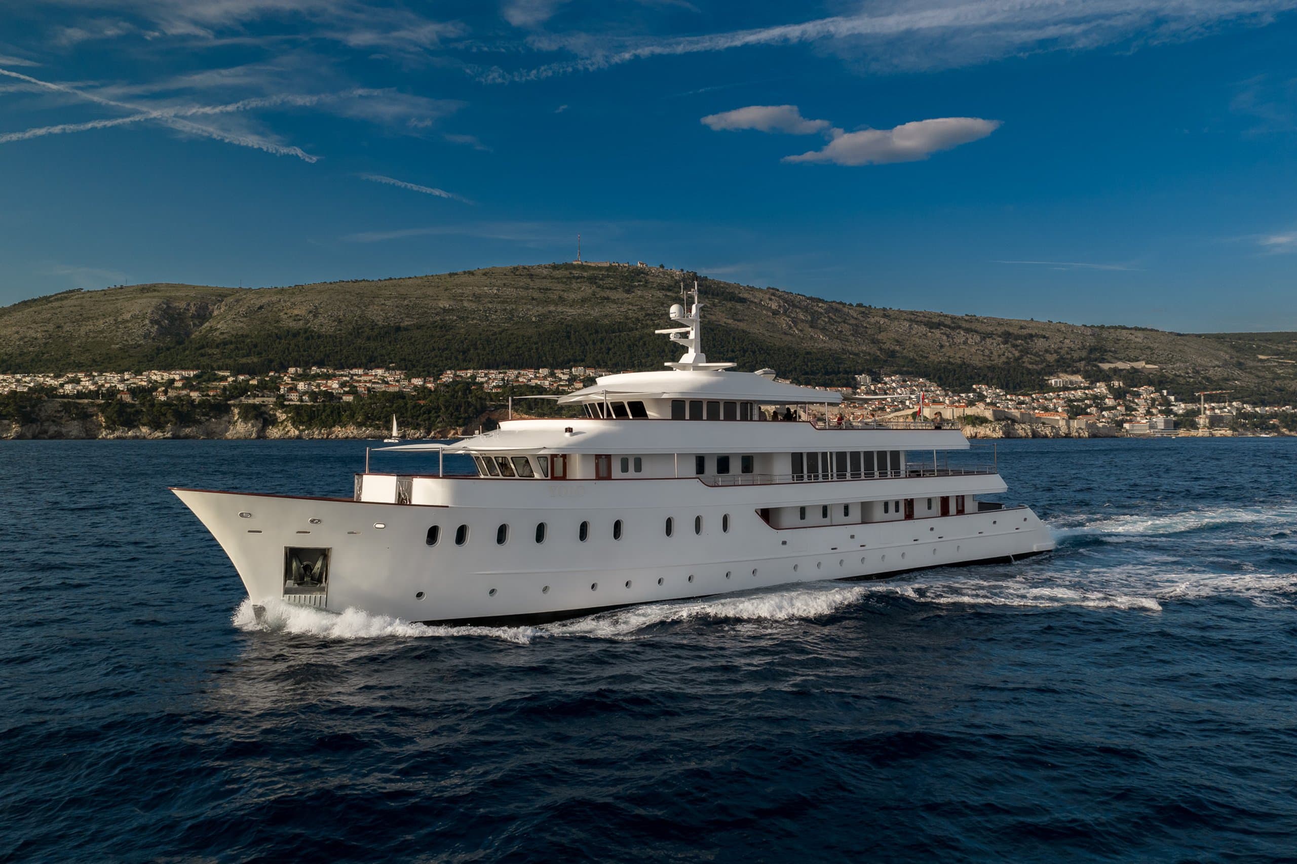 Motor yacht YOLO 48.5m