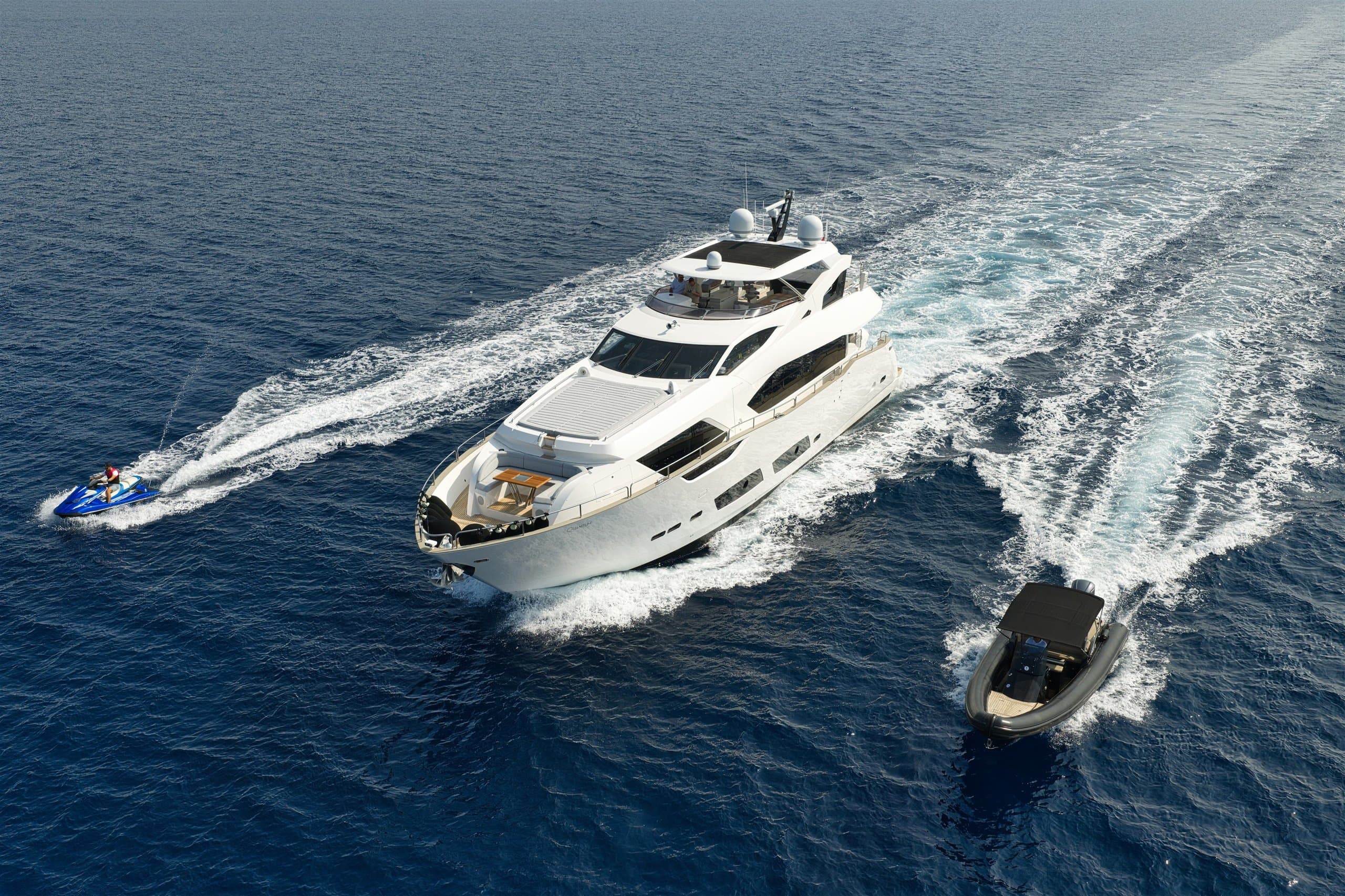 Motor yacht QUANTUM 28.06m by Sunseeker