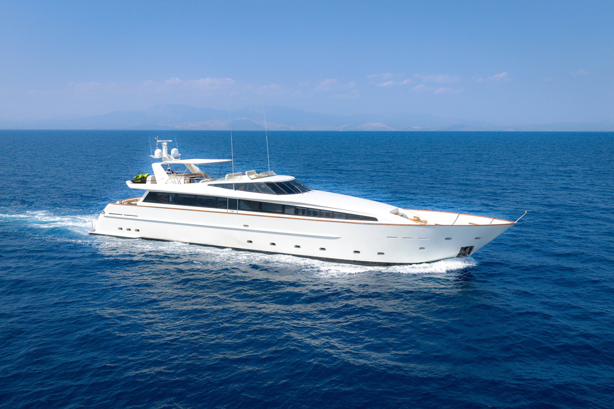 Motor yacht AQUILA 37m