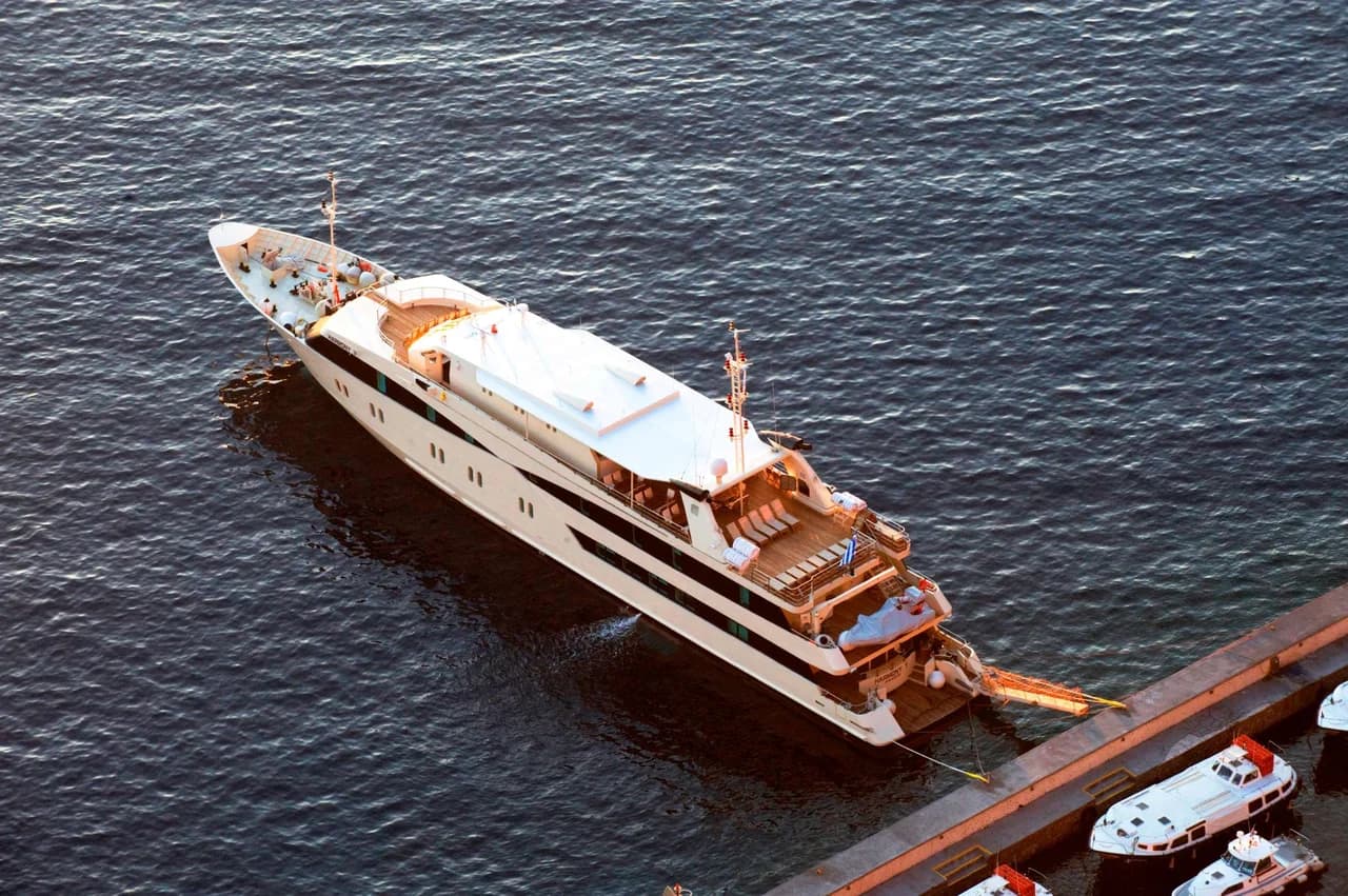 Motor yacht HARMONY V 55m by Custom