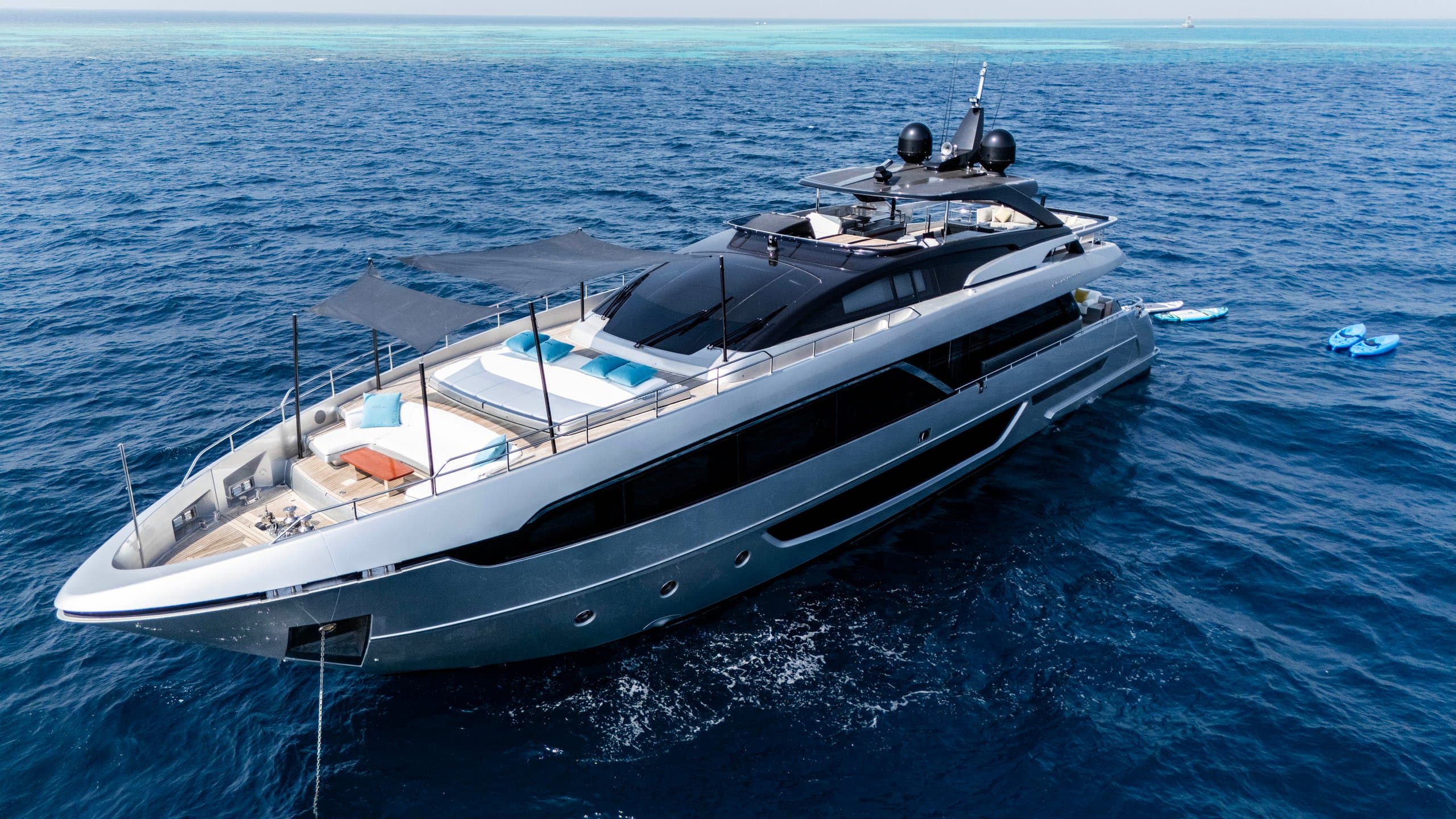 Motor yacht DARK HORSE 29.9m