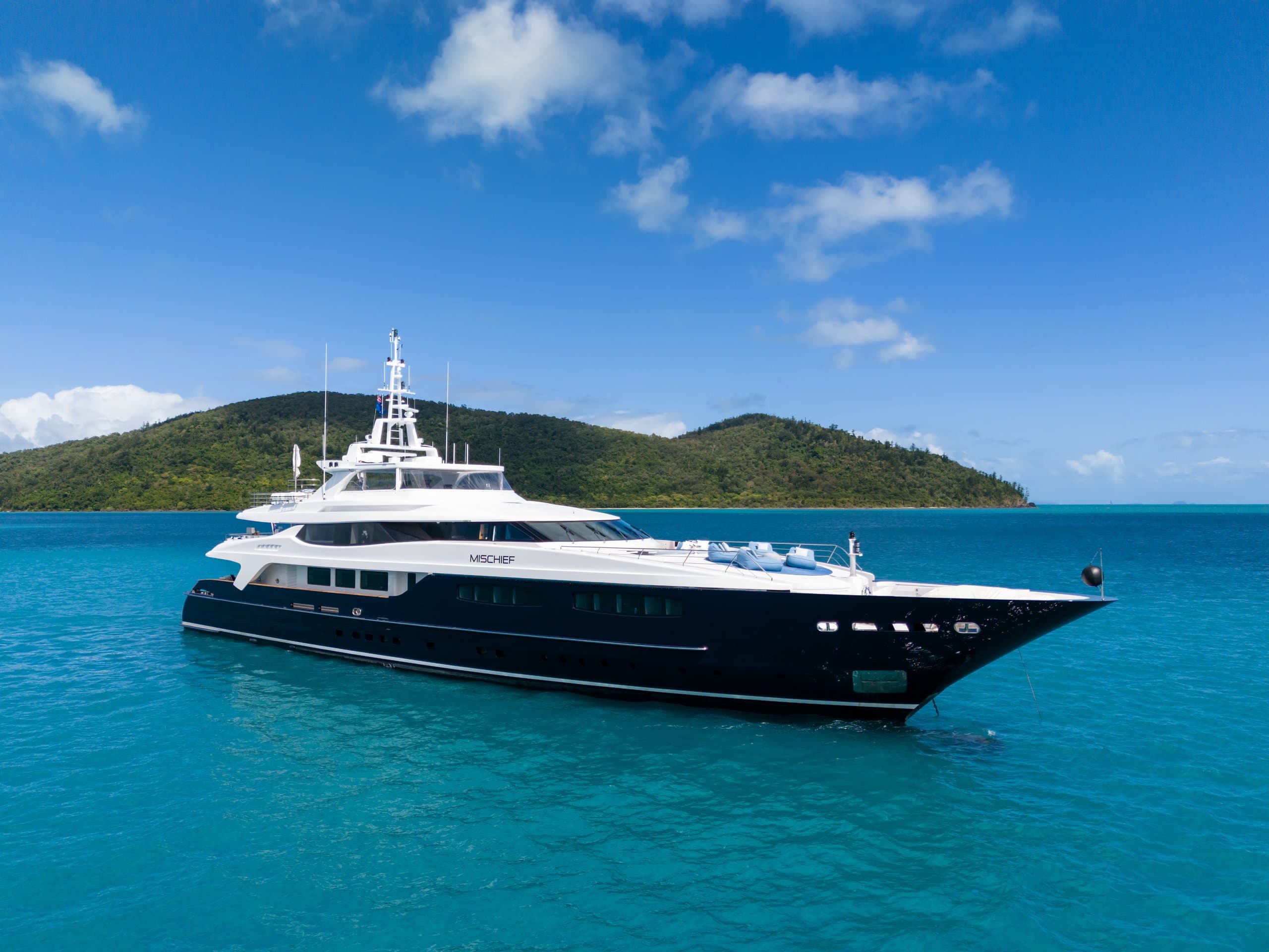 Motor yacht MISCHIEF 54m