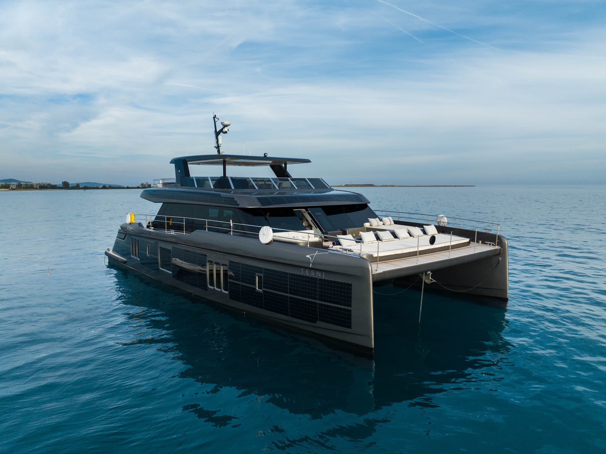 Motor yacht TESNI 23.95m