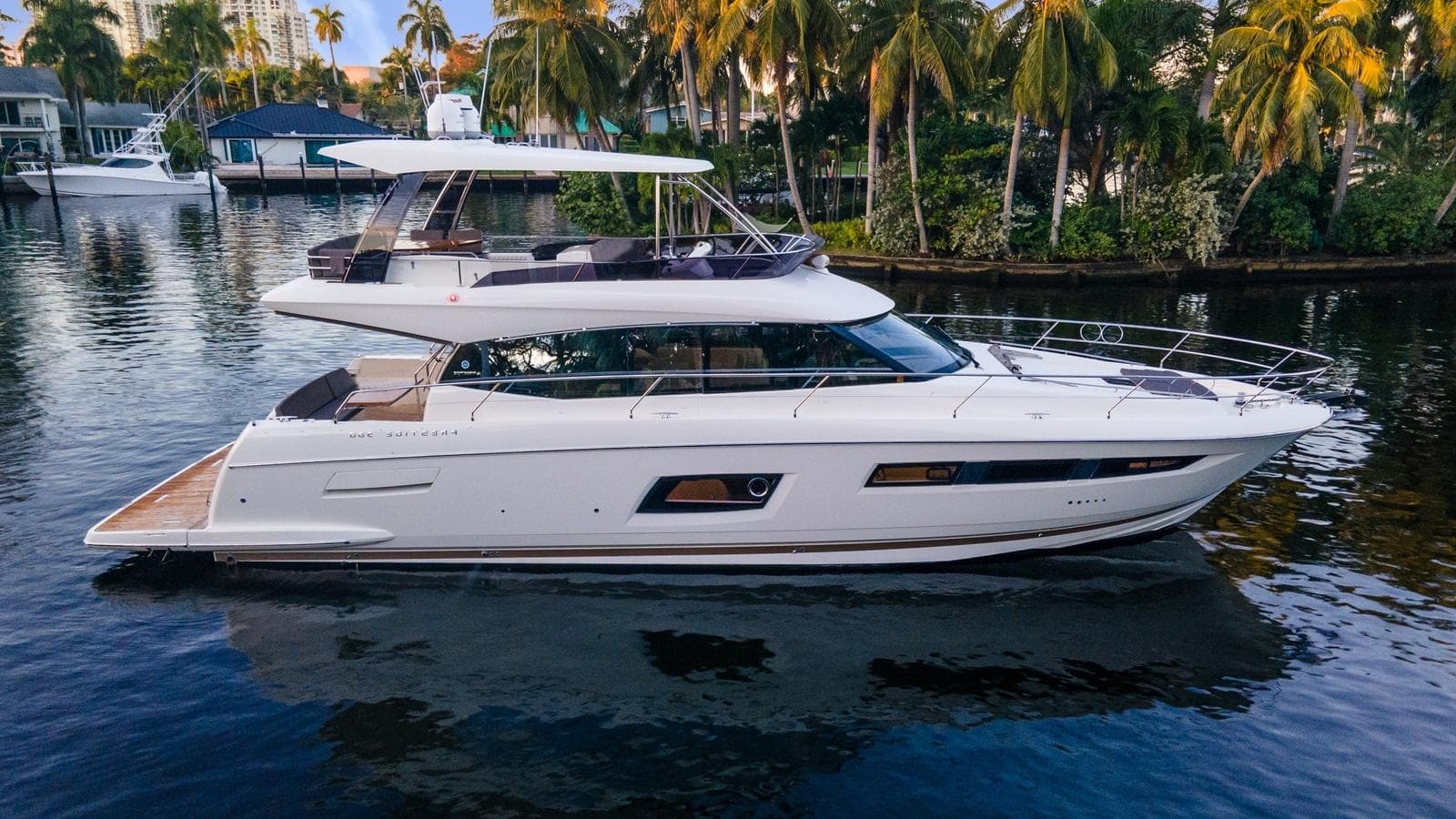 Yacht RELENTLESS available for sale
