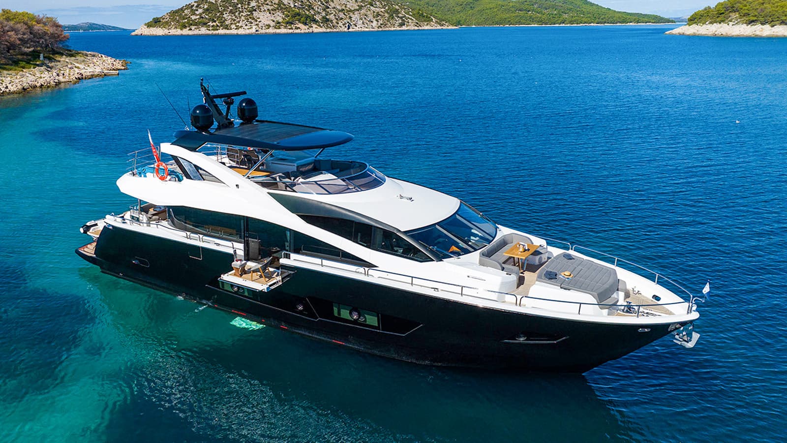 Motor yacht BLACK MAMBA 26.3m