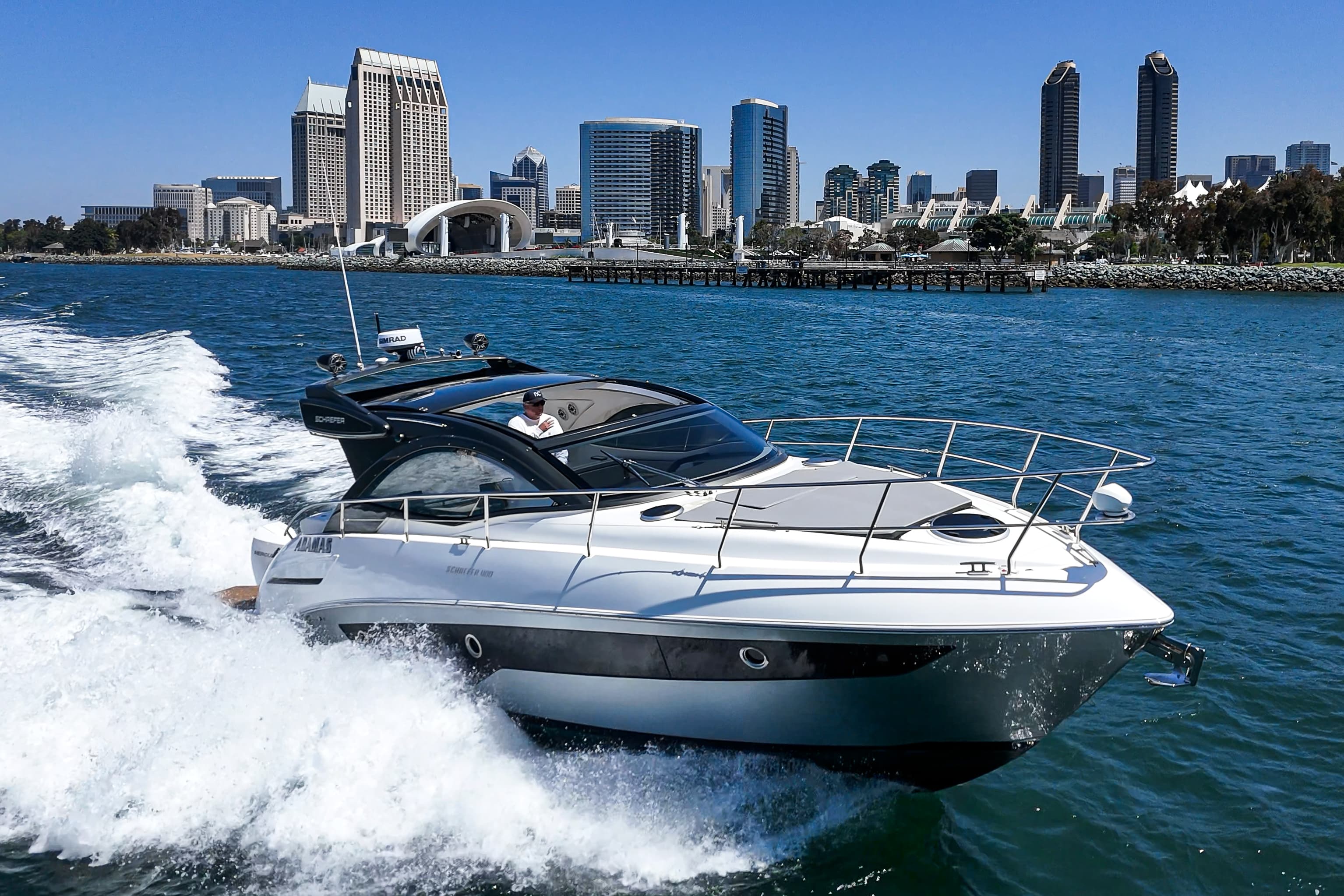 Motor yacht ADAMAS 12.19m