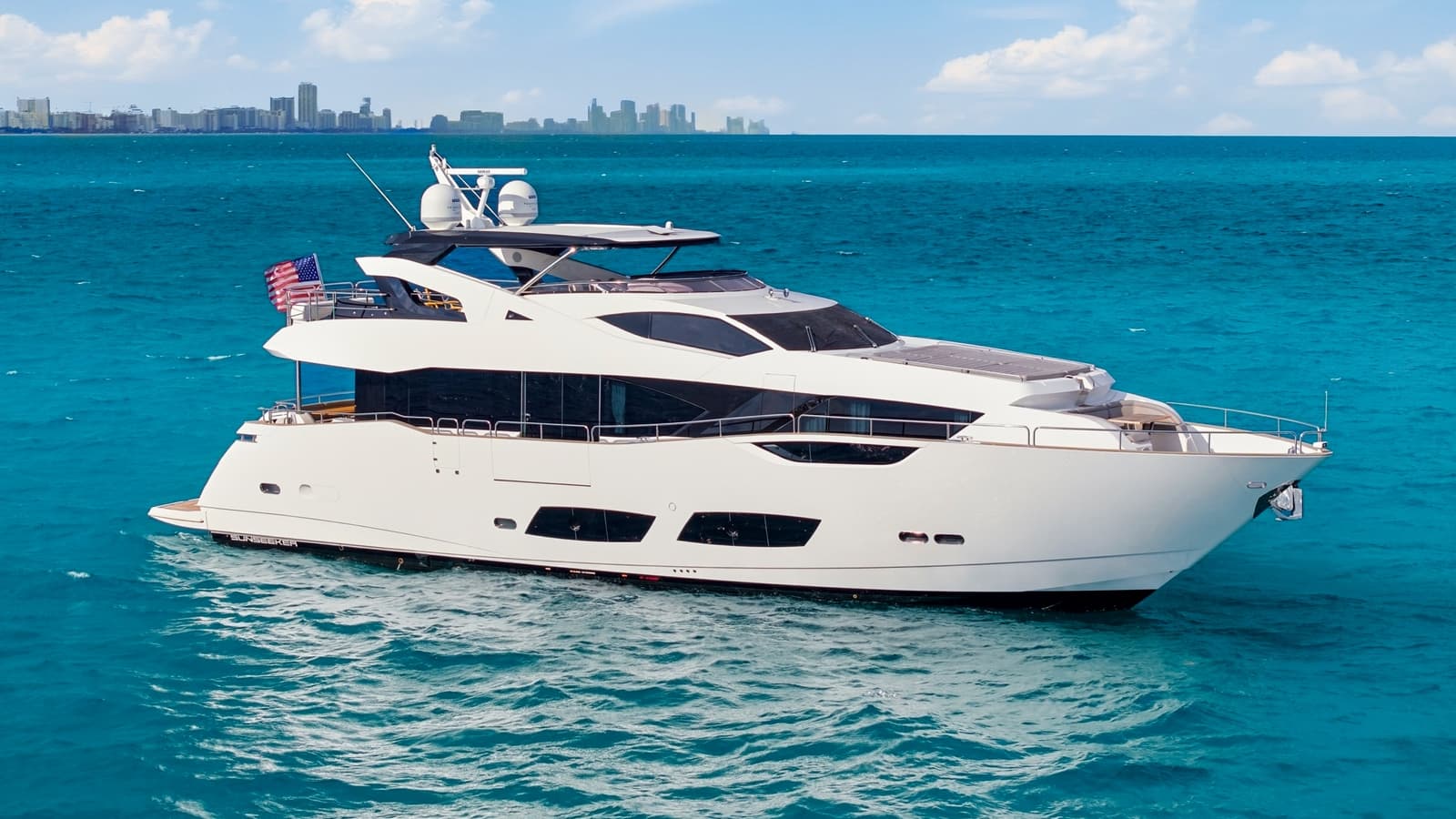 Motor yacht PURA VIDA 28.95m