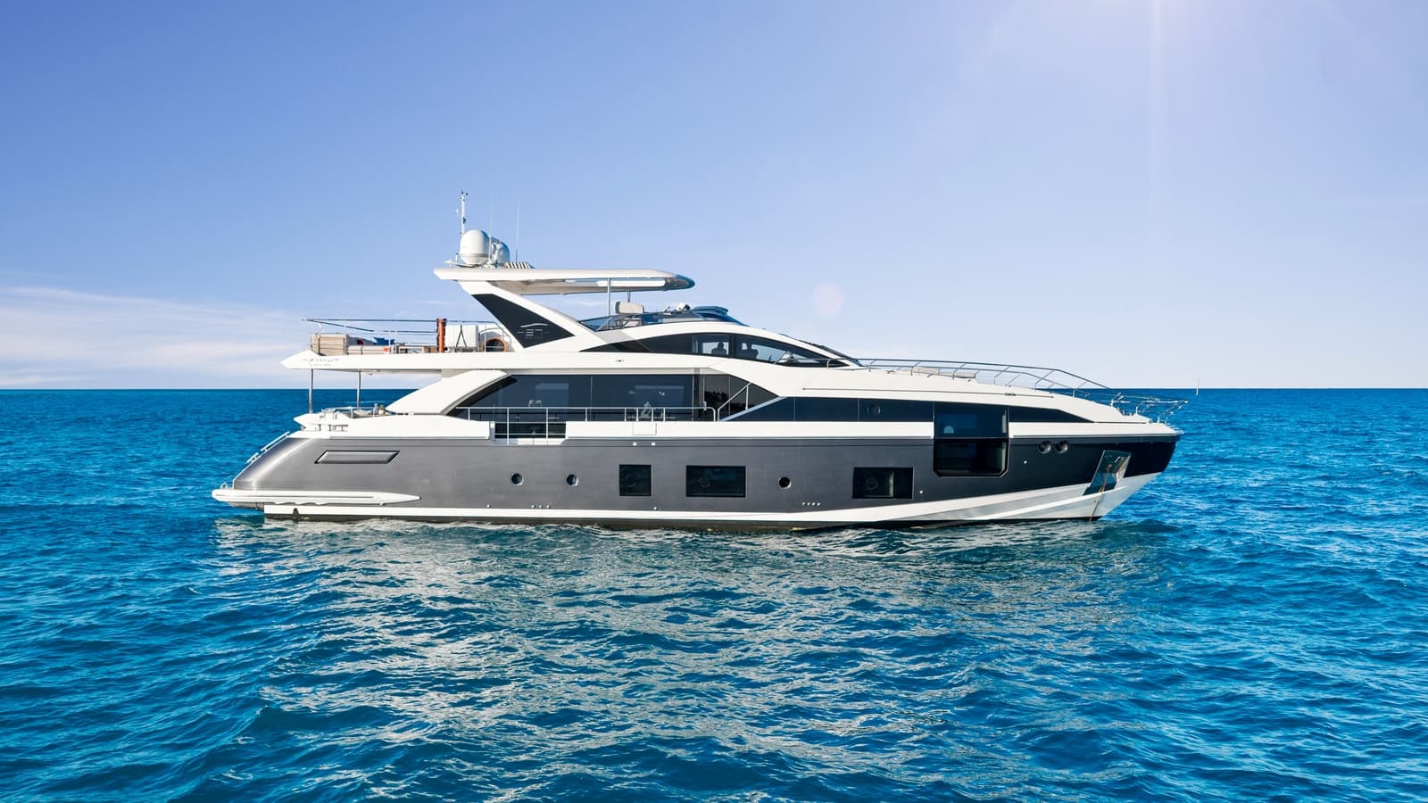 Motor yacht MASTERMIND 27m