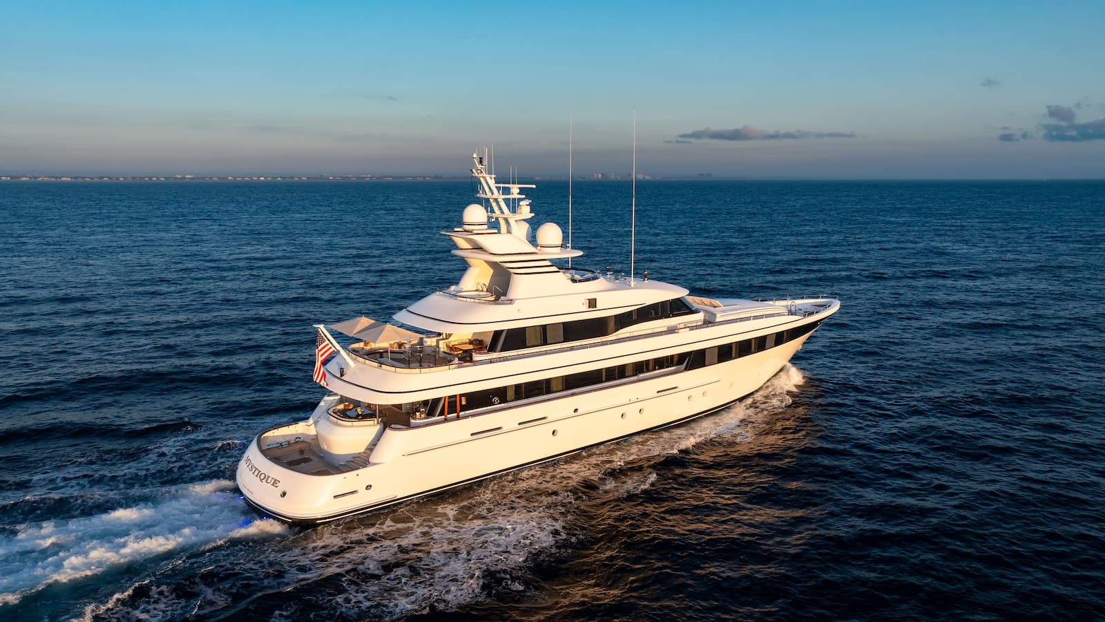 Motor yacht MYSTIQUE 46.6m