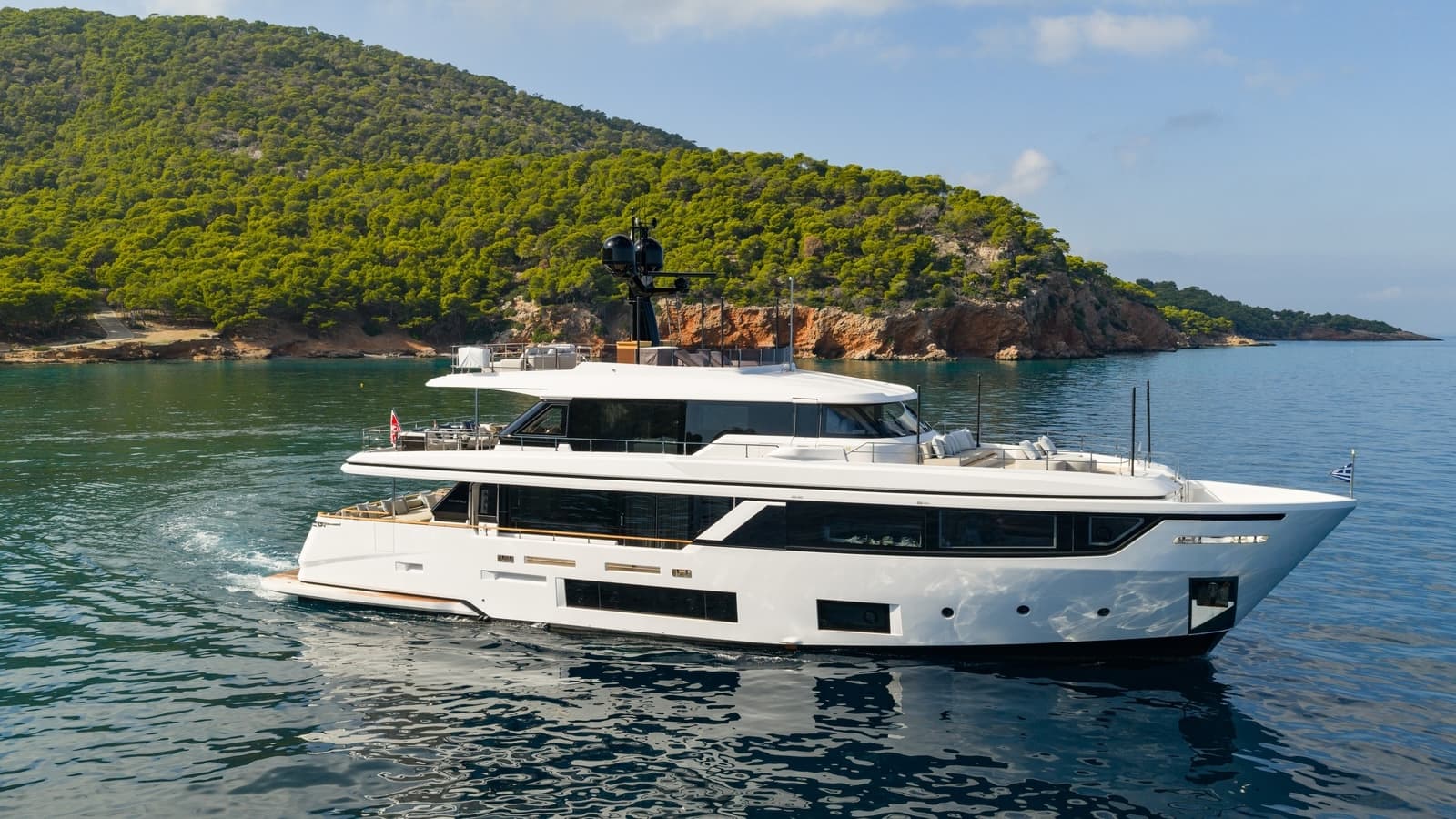Motor yacht MRS L 28.43m
