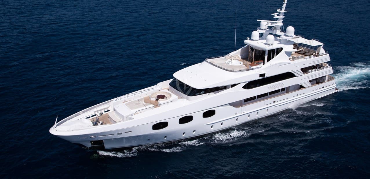 Motor yacht ELENI 33.7m by CBI Navi