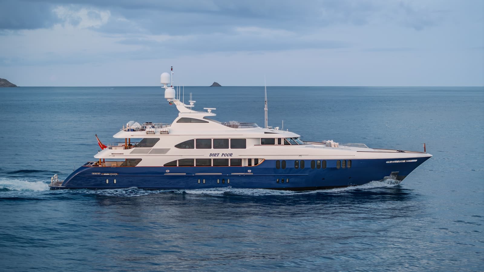 Yacht DIRT POOR 49m by Trinity