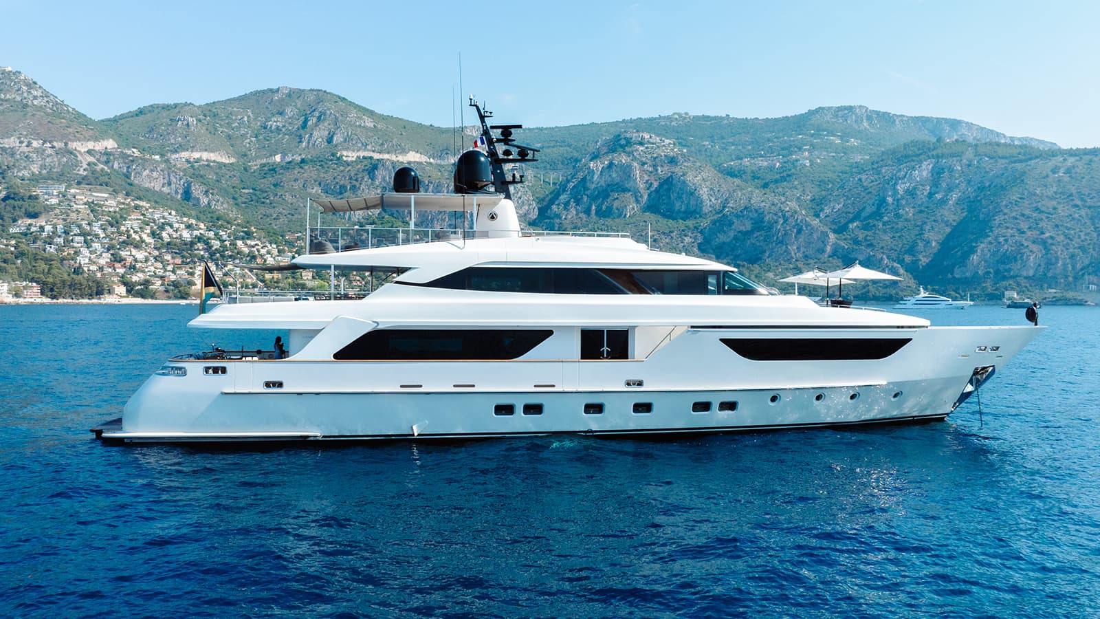 Motor yacht AWAY 37.44m