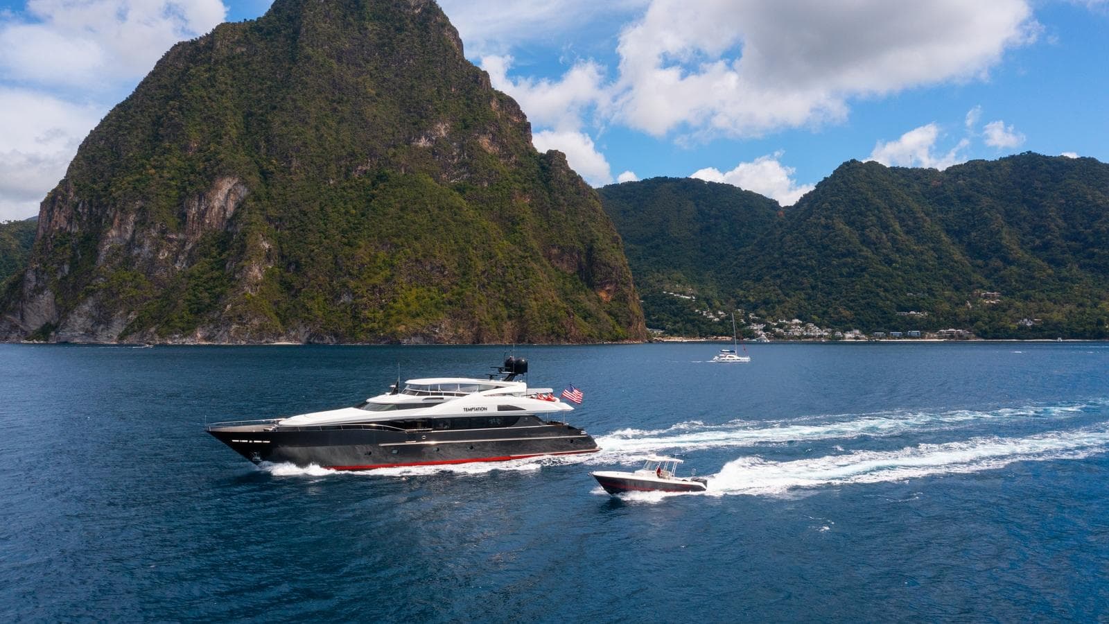Motor yacht TEMPTATION 37.49m