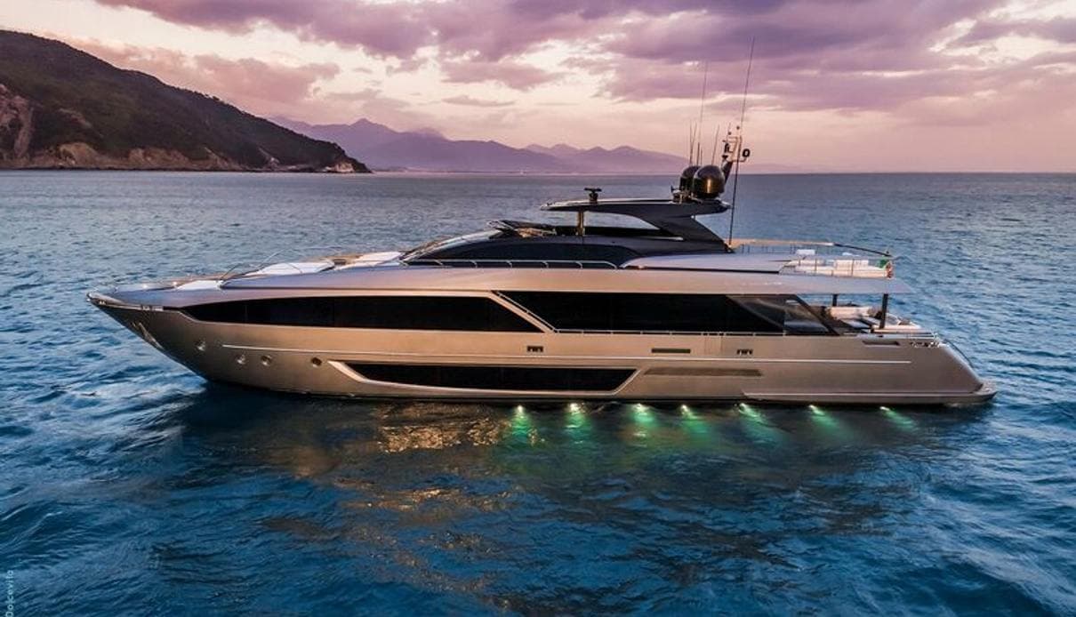 Motor yacht Bella Donna 33.5m